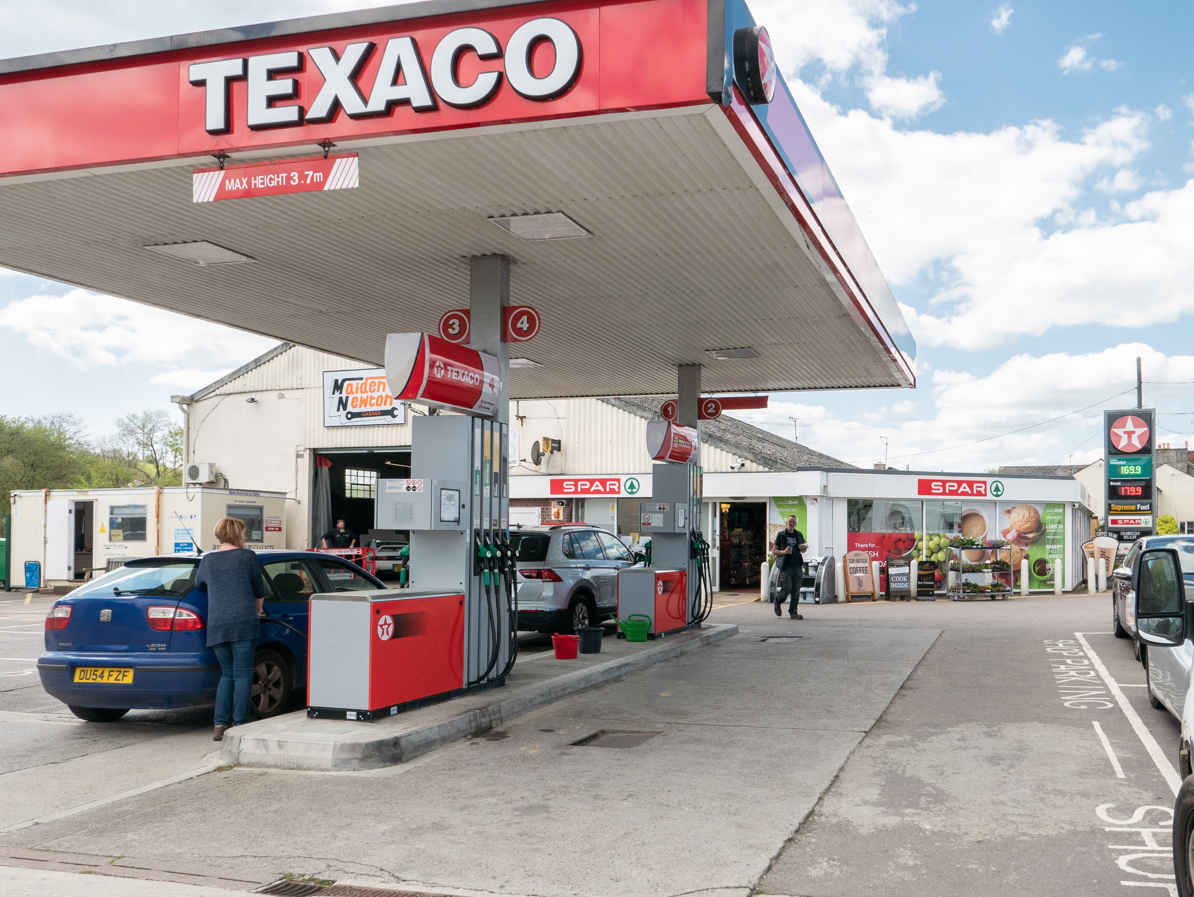 Freehold Fuel Filling Station and Convenience Store Investment