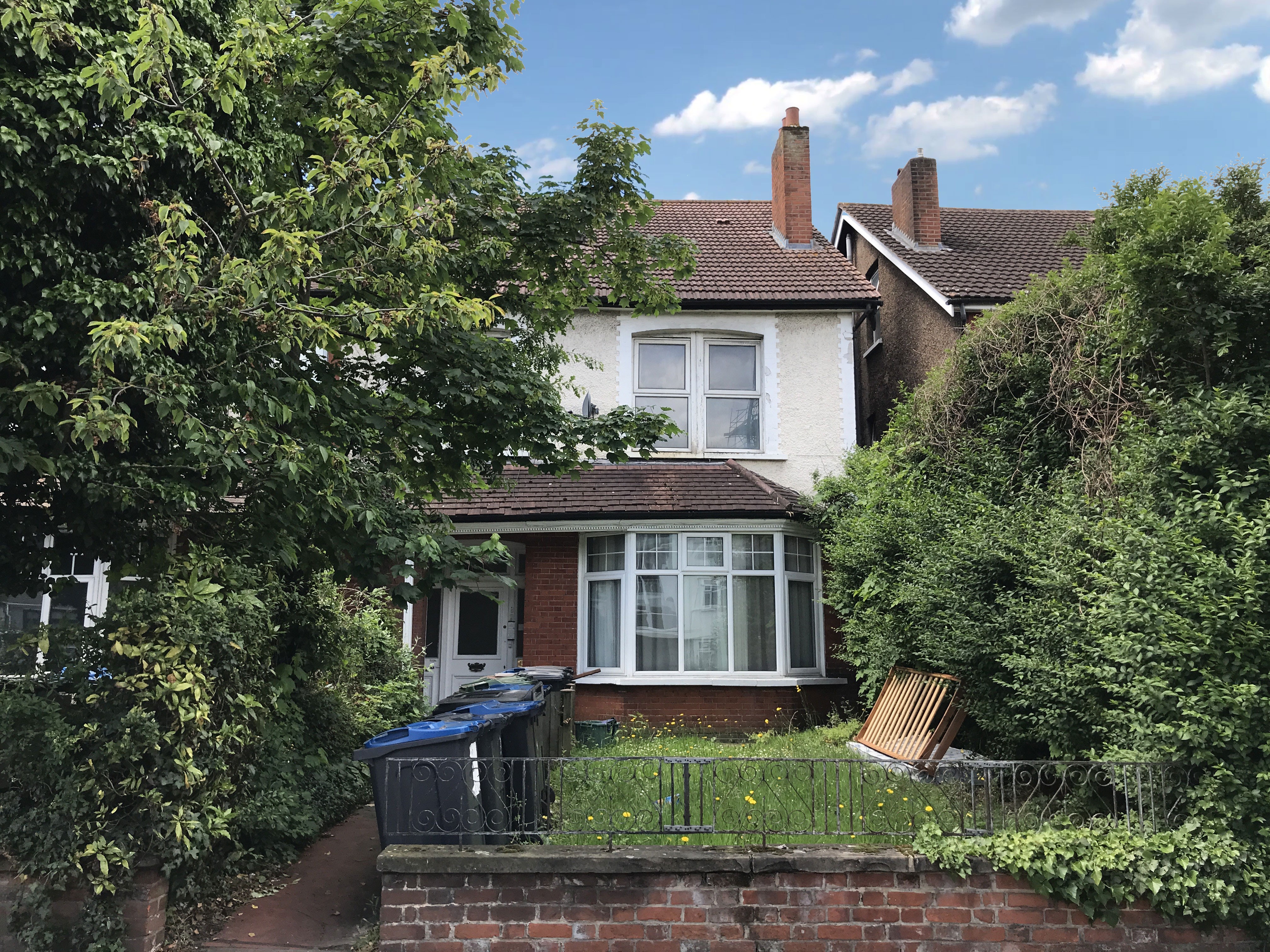 INVESTMENT - Freehold End of Terrace Building