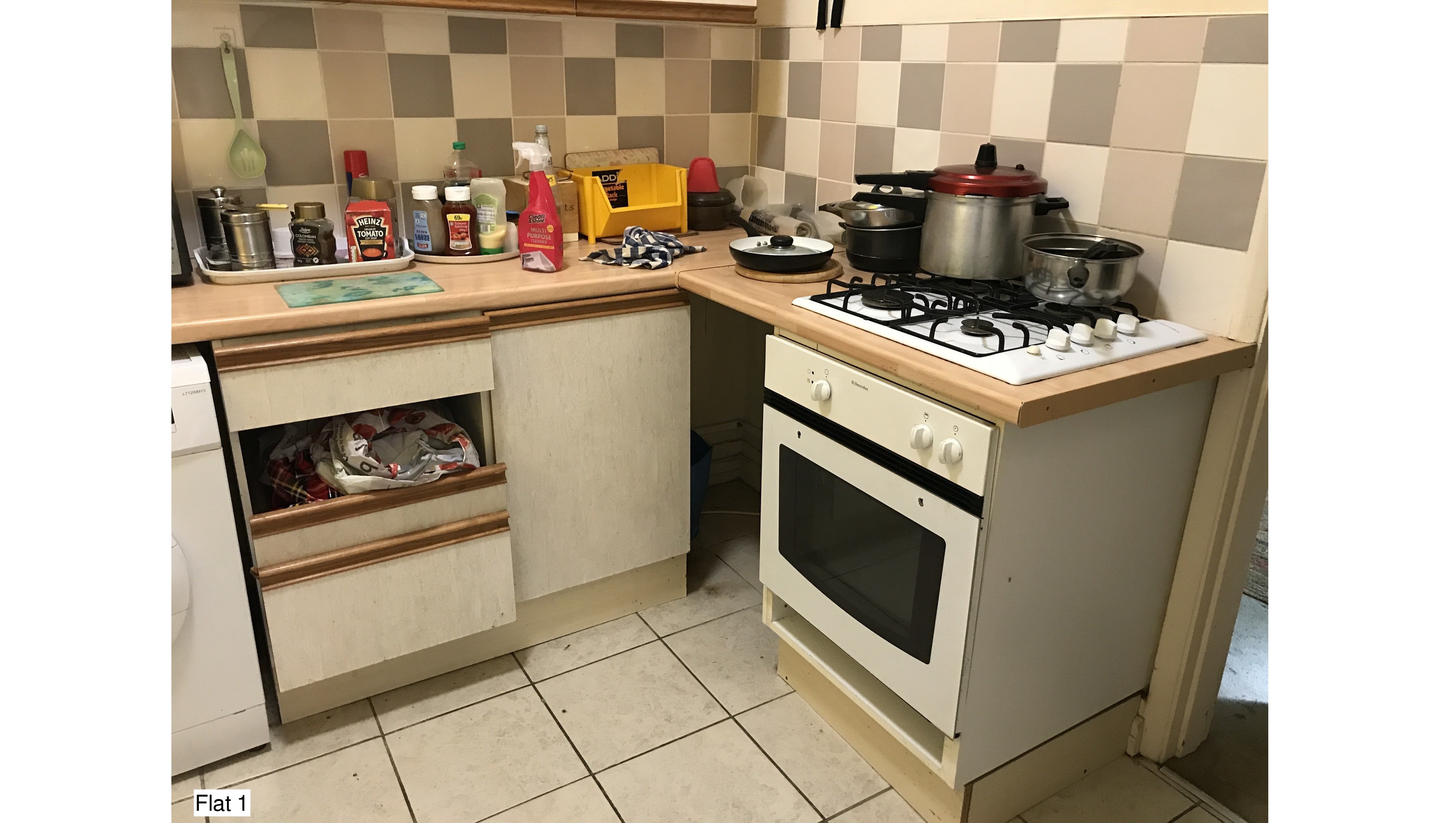 INVESTMENT - Freehold End of Terrace Building