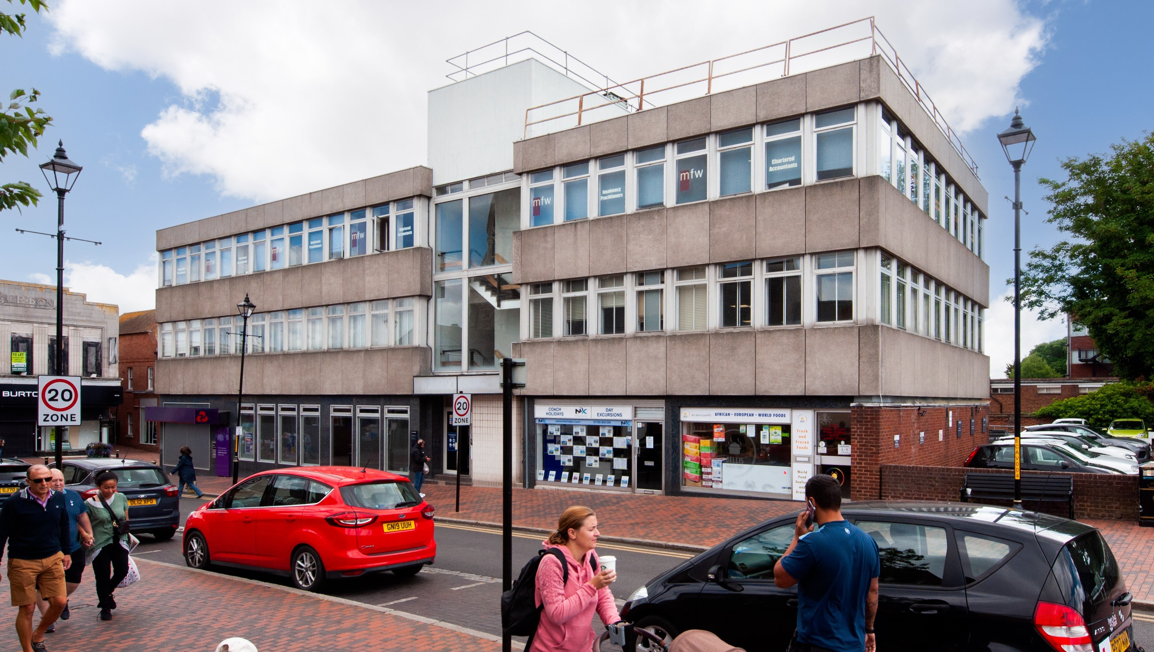 Prominent Long Leasehold Bank, Shop and Office Investment