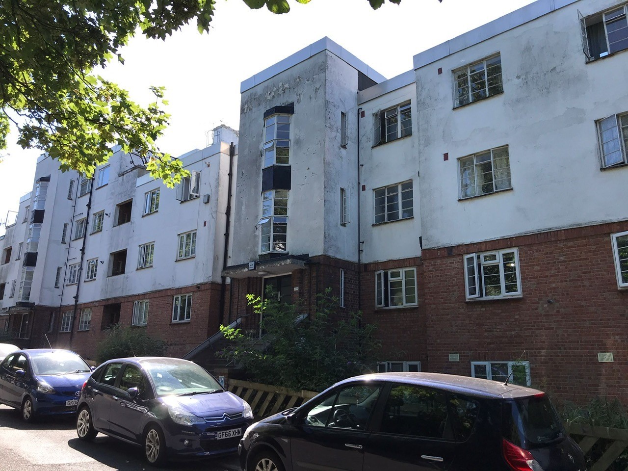 Vacant - Leasehold Self Contained First Floor Flat