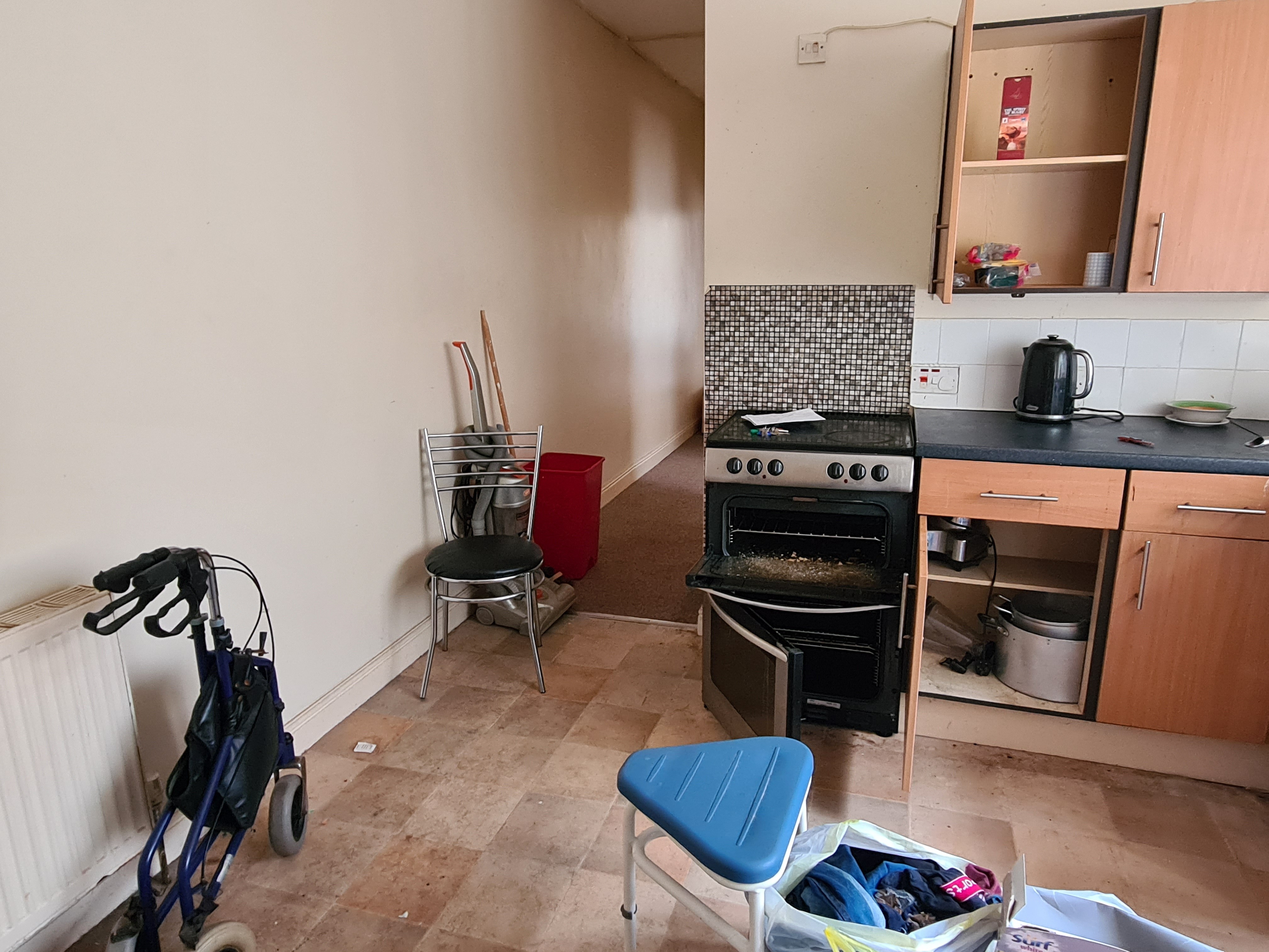 INVESTMENT/VACANT - Freehold Mid Terrace Building providing Four self-contained Flats