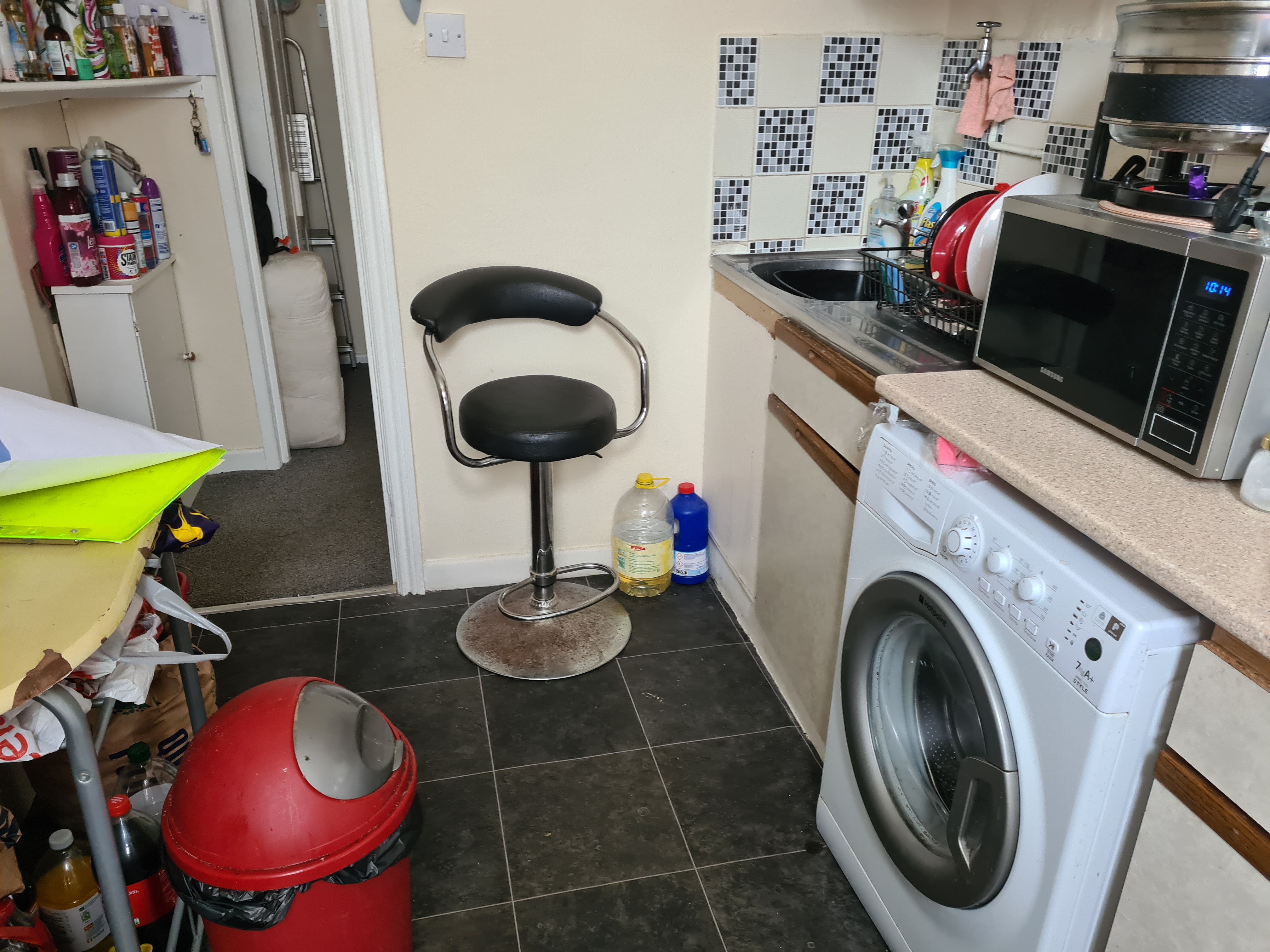 INVESTMENT/VACANT - Freehold Mid Terrace Building providing Four self-contained Flats