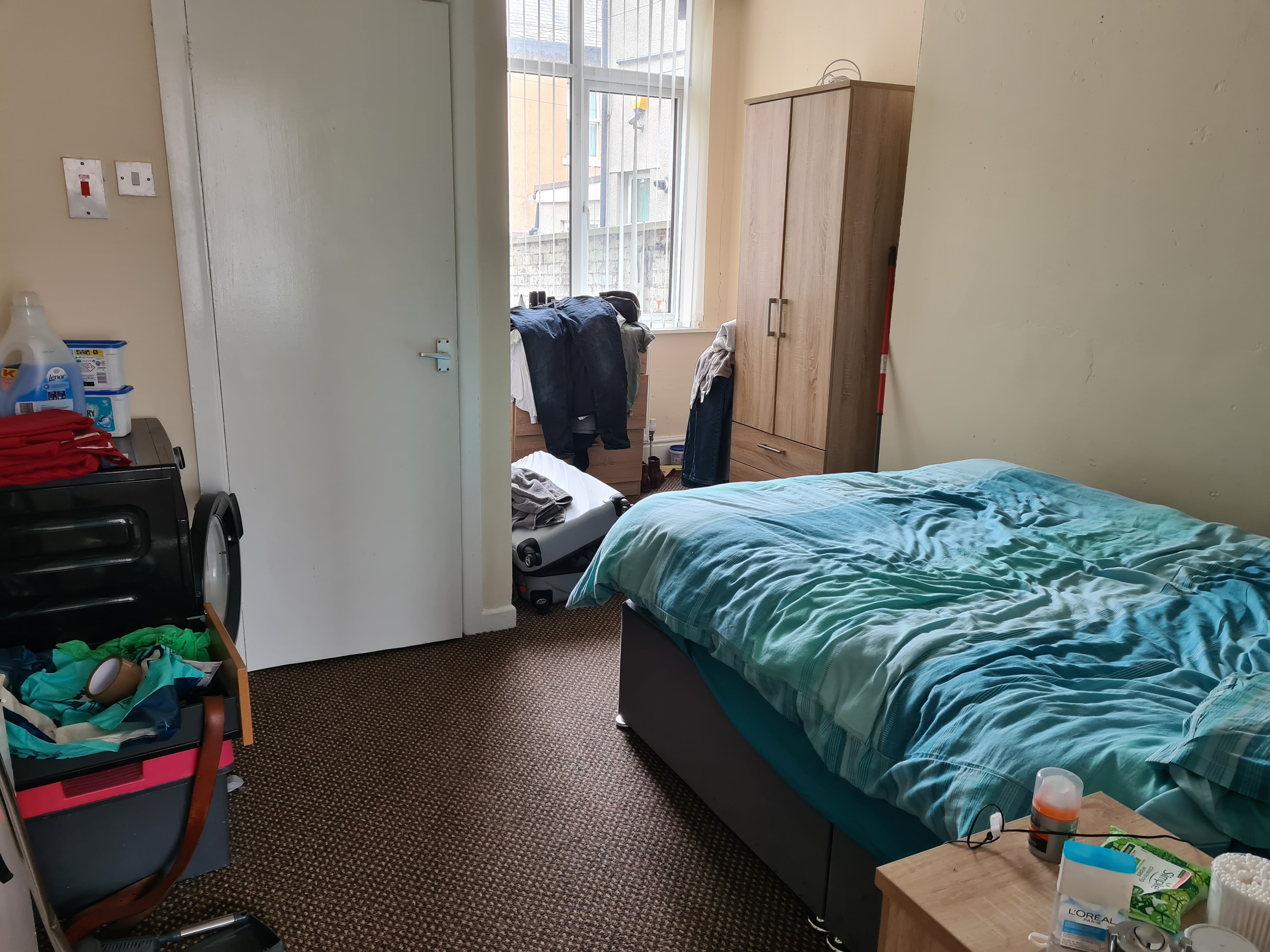 INVESTMENT/VACANT - Freehold Mid Terrace Building providing Four self-contained Flats