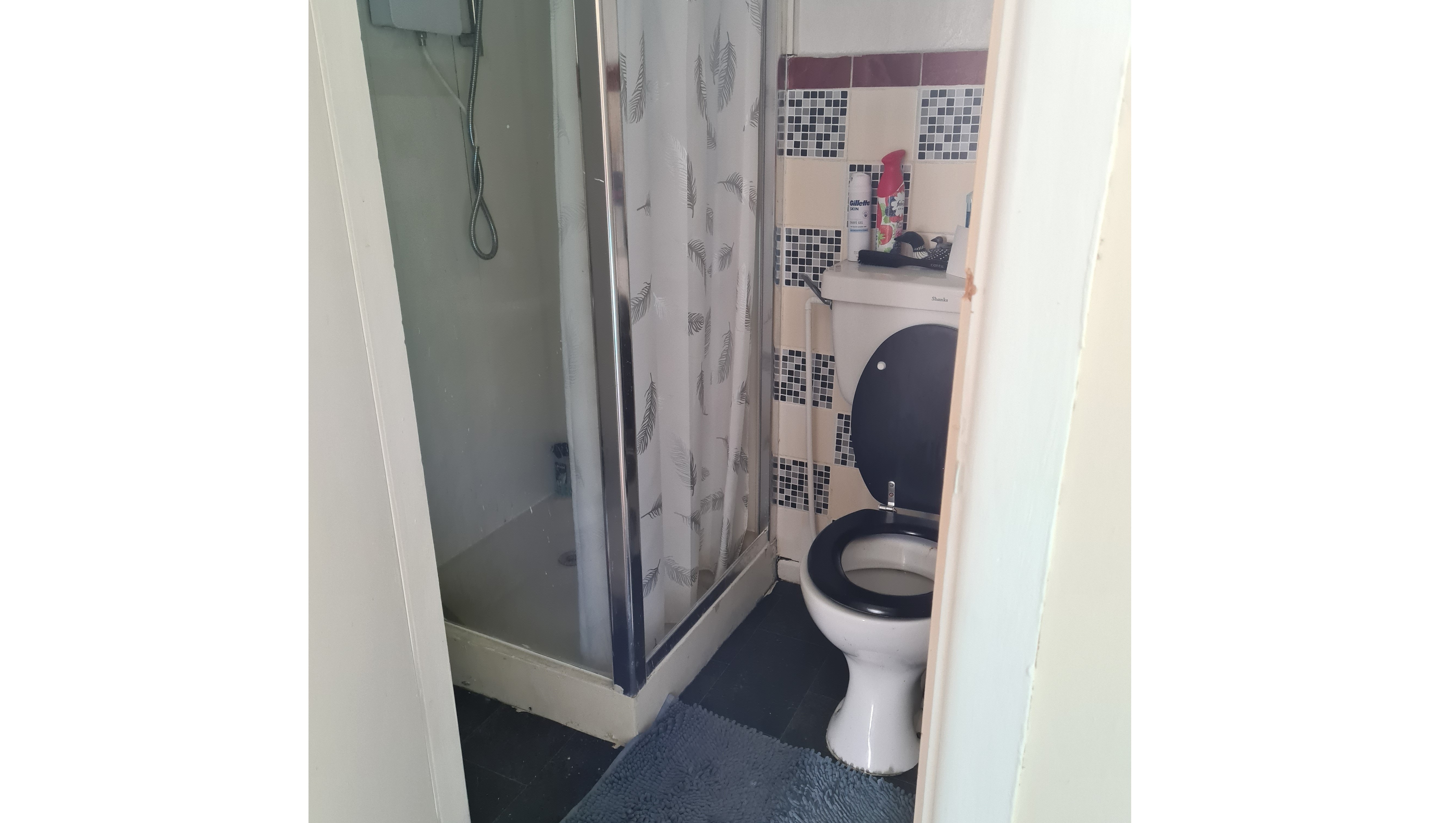 INVESTMENT/VACANT - Freehold Mid Terrace Building providing Four self-contained Flats