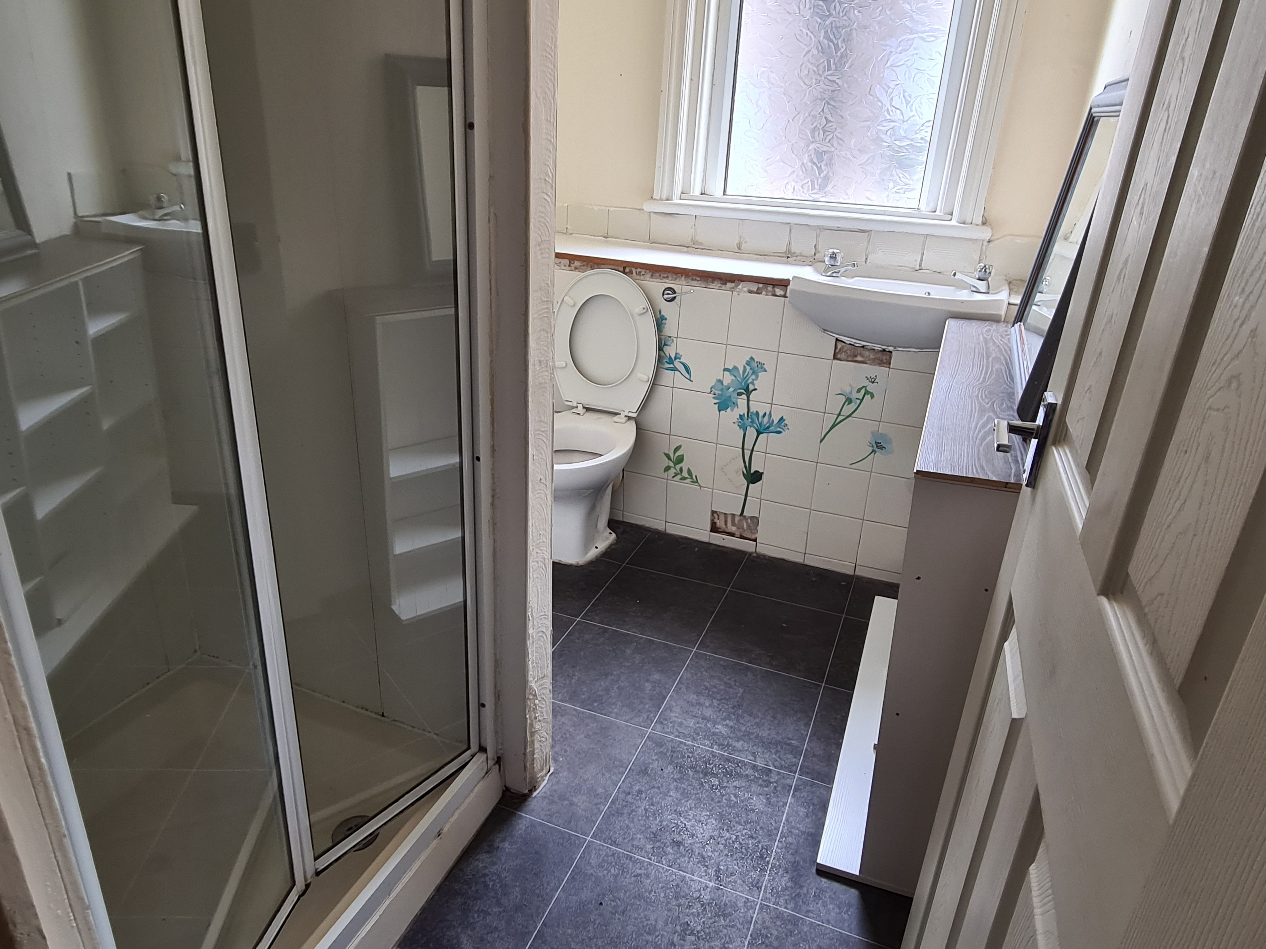INVESTMENT/VACANT - Freehold Mid Terrace Building providing Four self-contained Flats