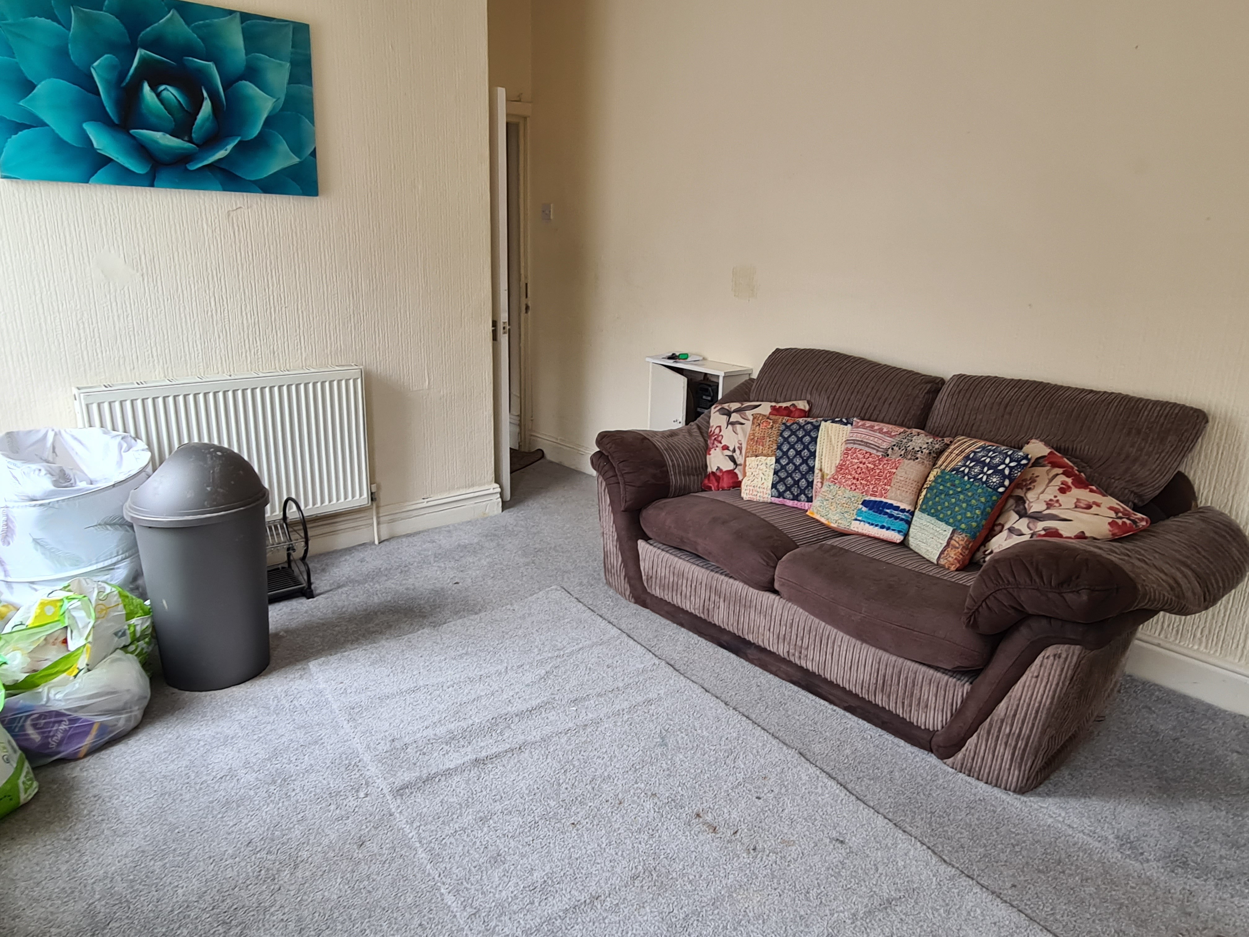 INVESTMENT/VACANT - Freehold Mid Terrace Building providing Four self-contained Flats