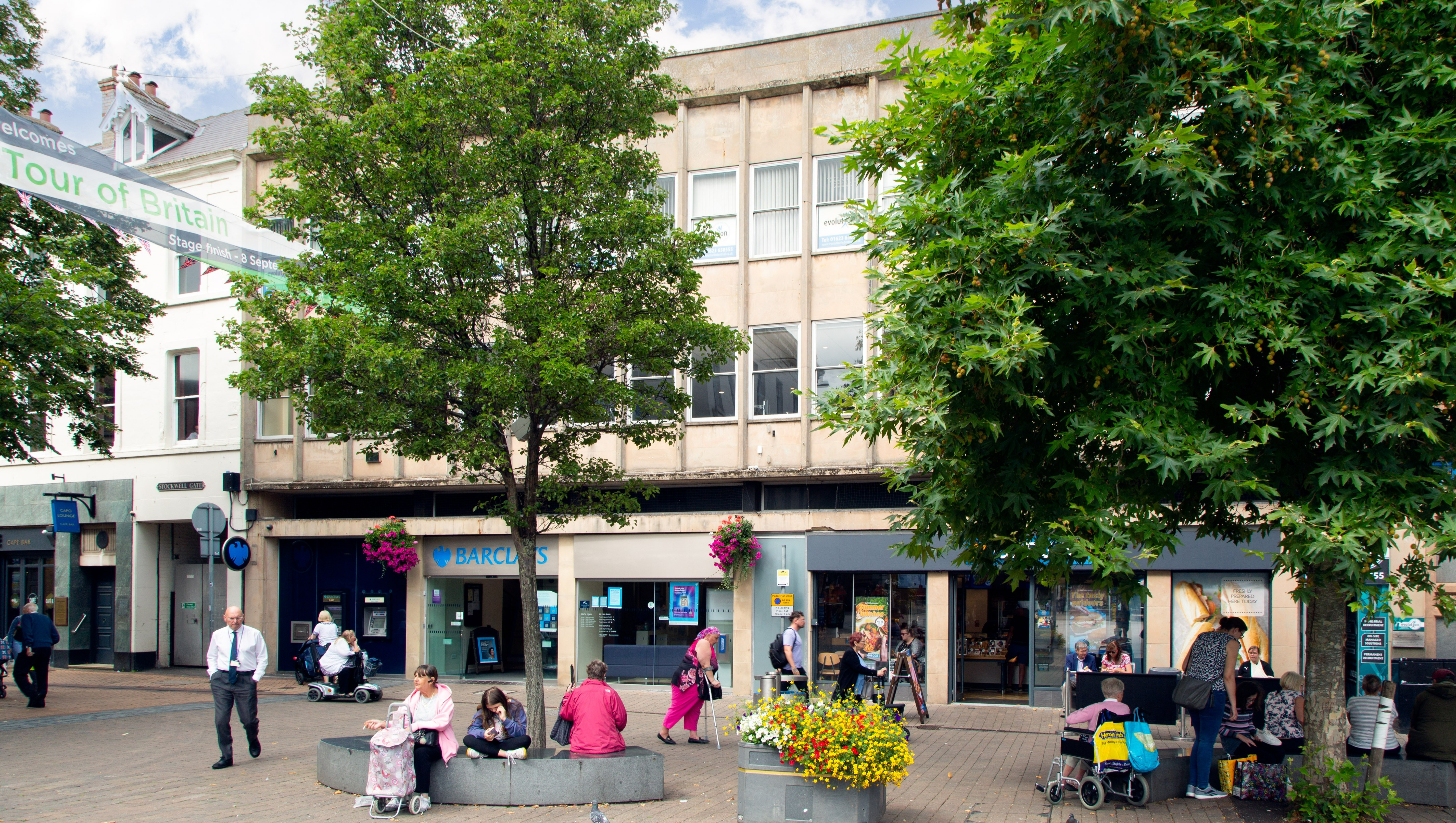 Well located Freehold Bank, Shop and Office Investment