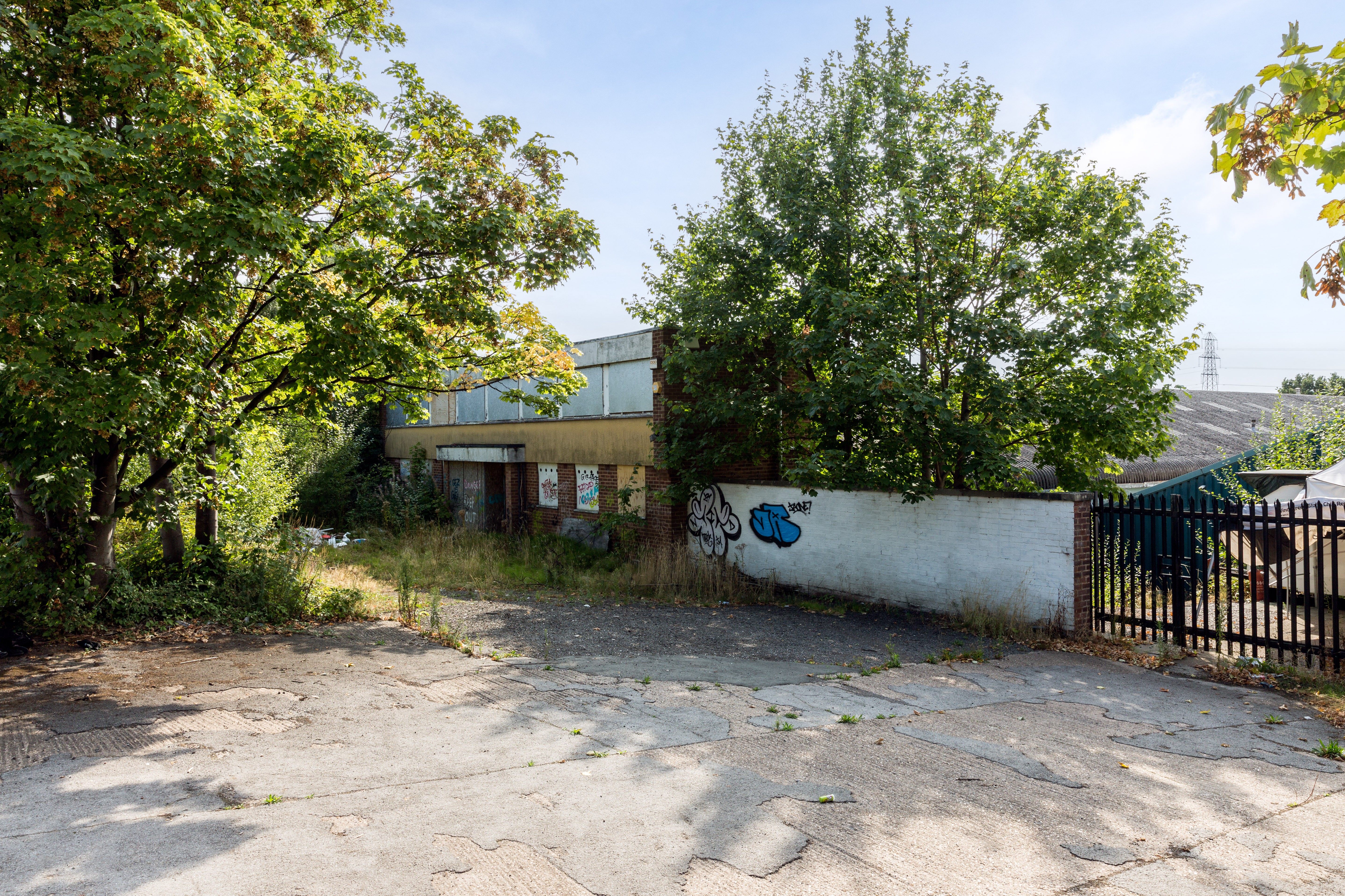 Leasehold Industrial Building and Surrounding Land 