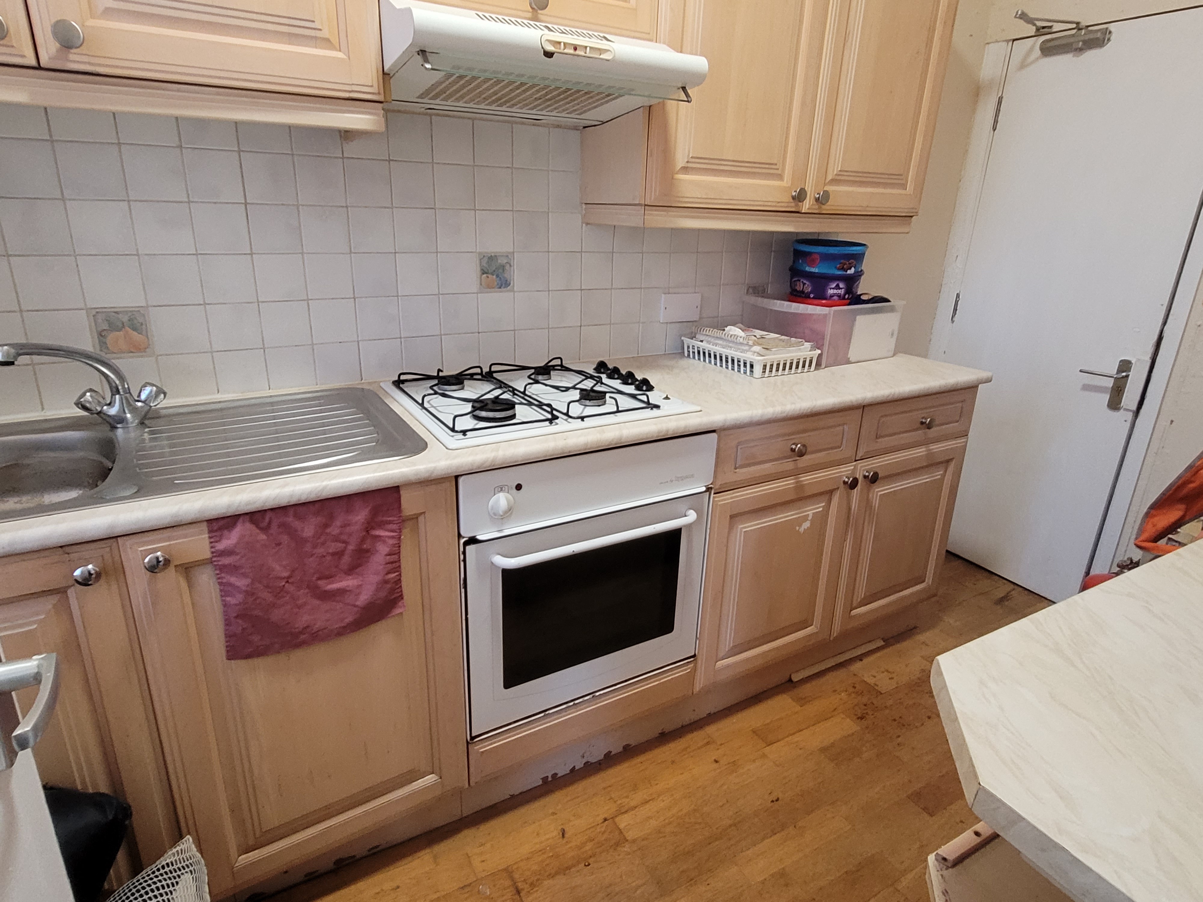 INVESTMENT - Freehold Terrace Building 