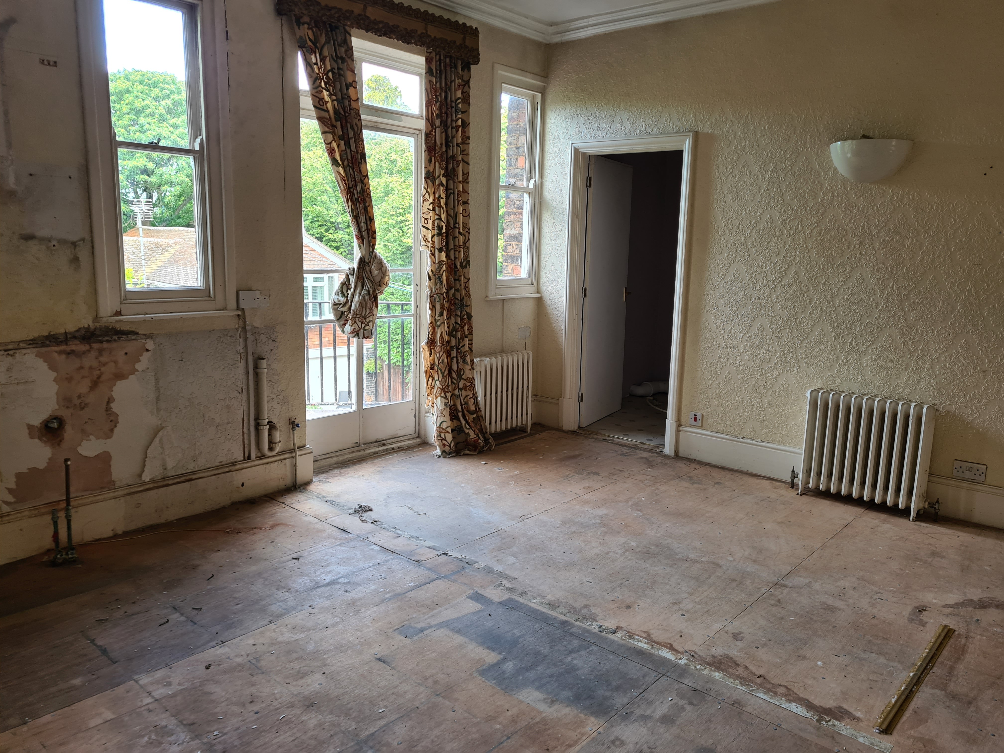 VACANT - Freehold Detached Grade II Listed Building