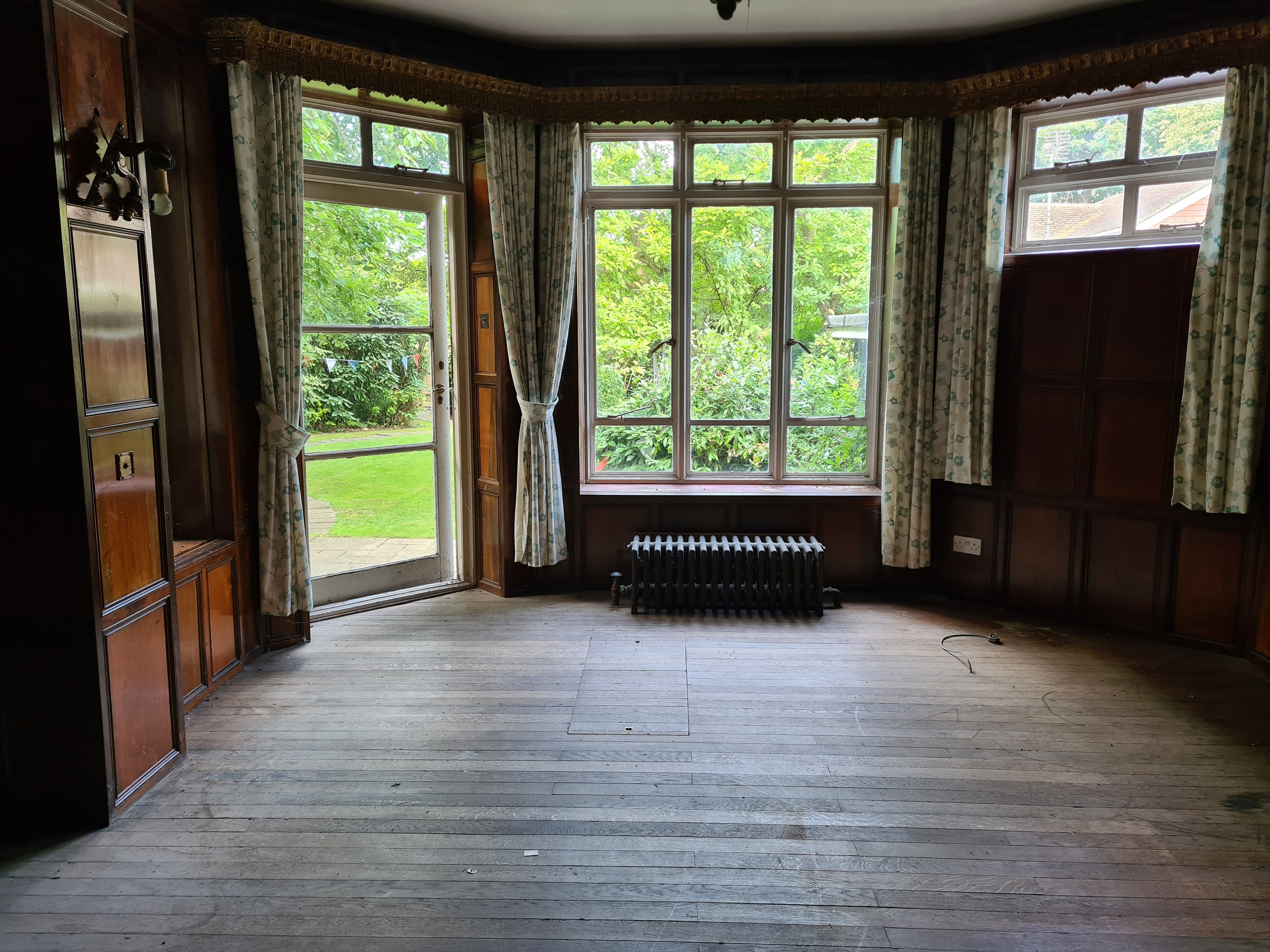 VACANT - Freehold Detached Grade II Listed Building