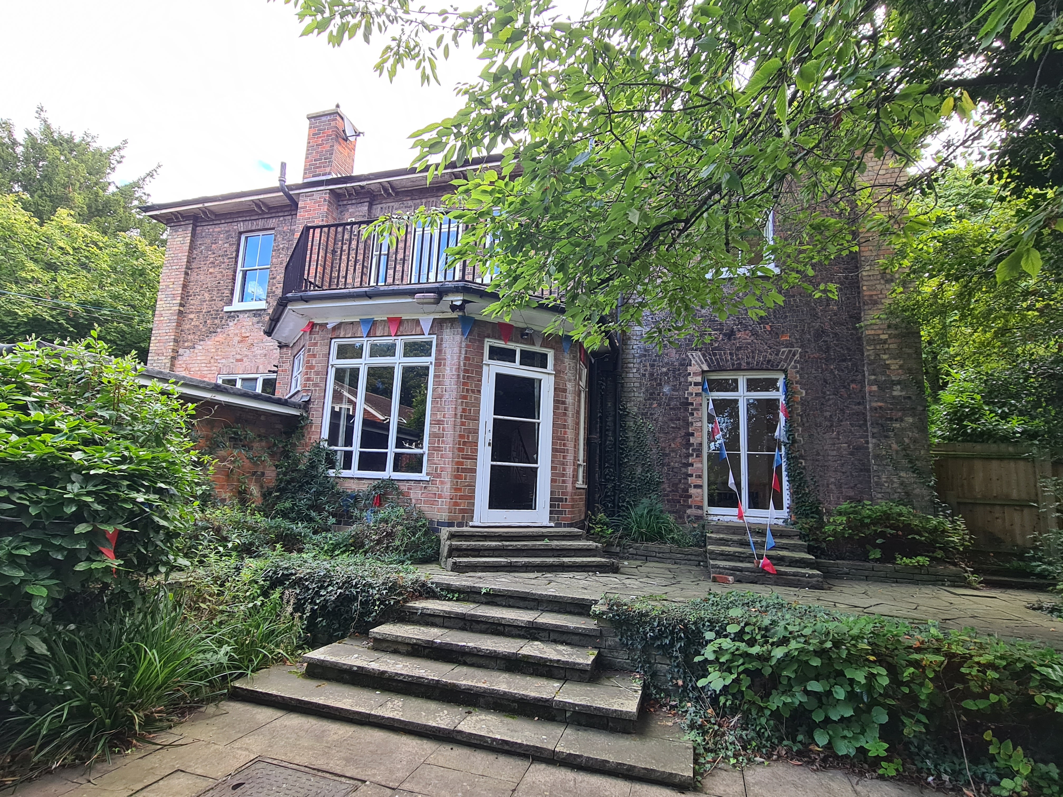 VACANT - Freehold Detached Grade II Listed Building