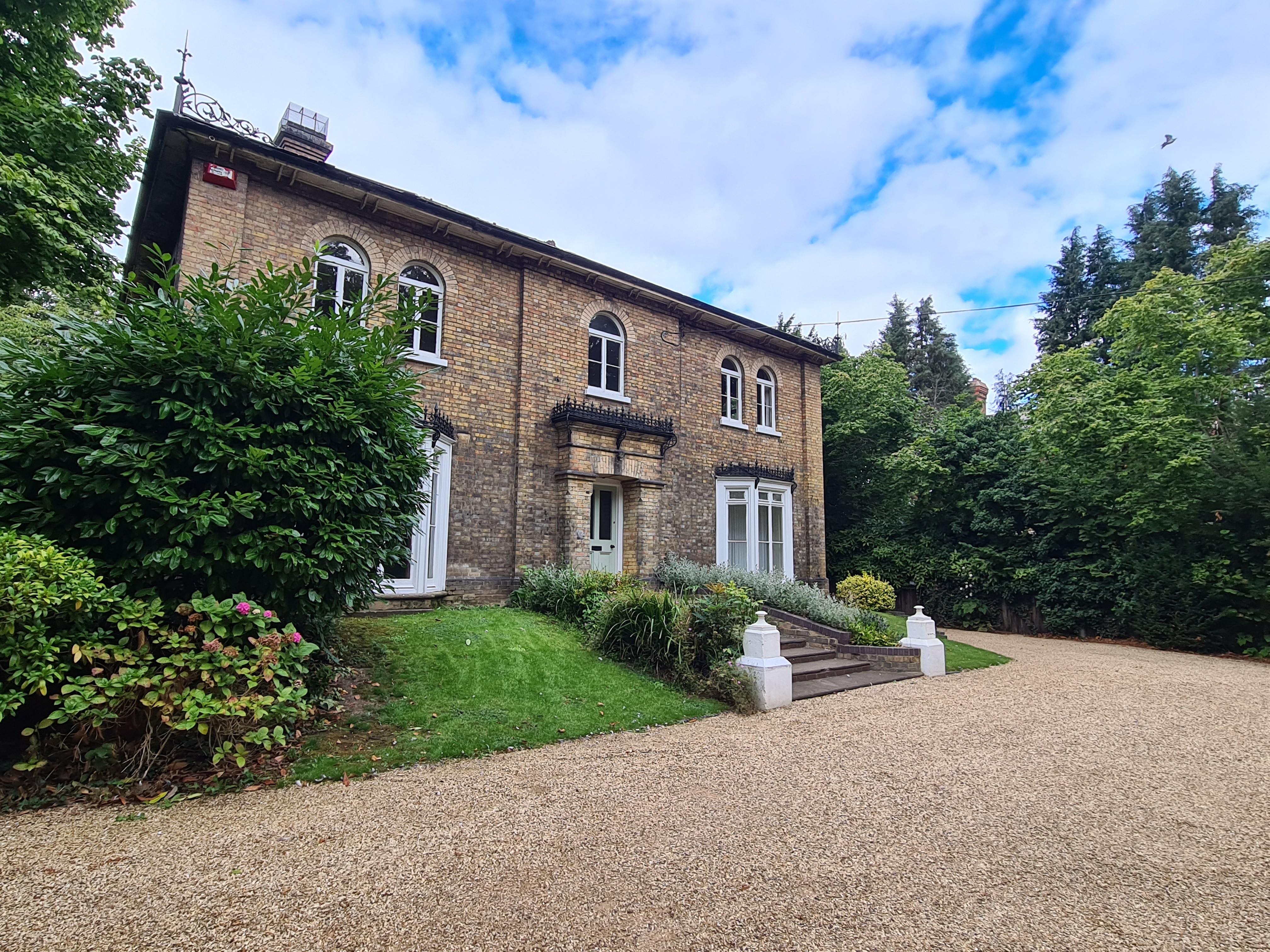 VACANT - Freehold Detached Grade II Listed Building