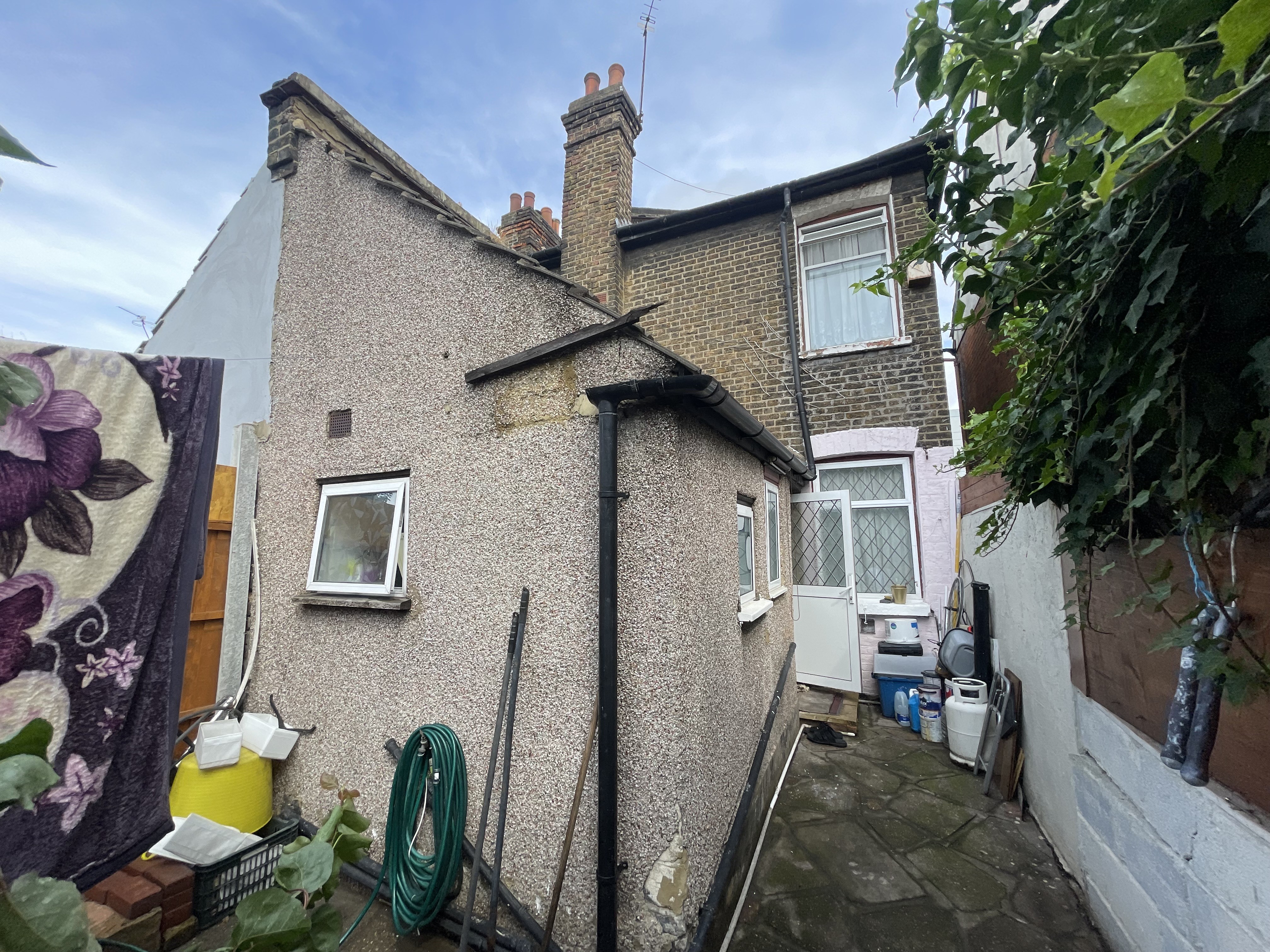 VACANT - Freehold End of Terrace House
