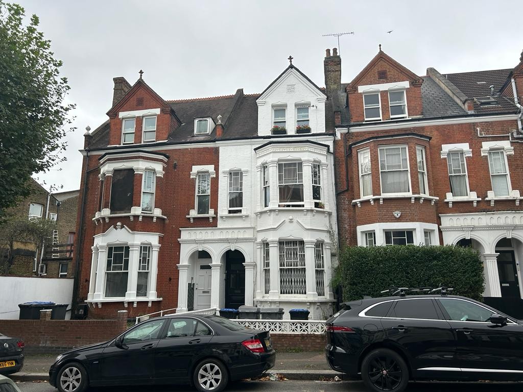 INVESTMENT - Freehold Mid Terrace Building