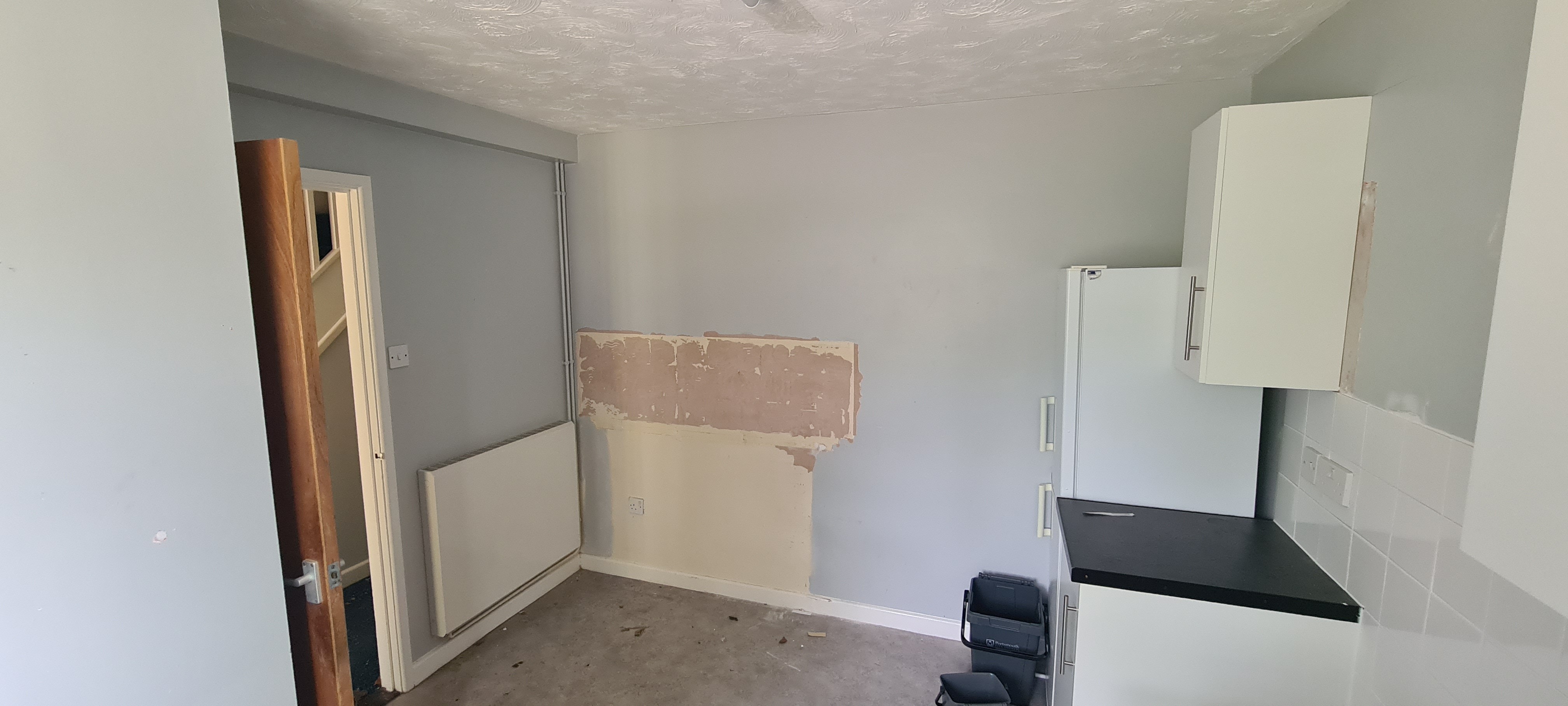 VACANT - Freehold End of Terrace House