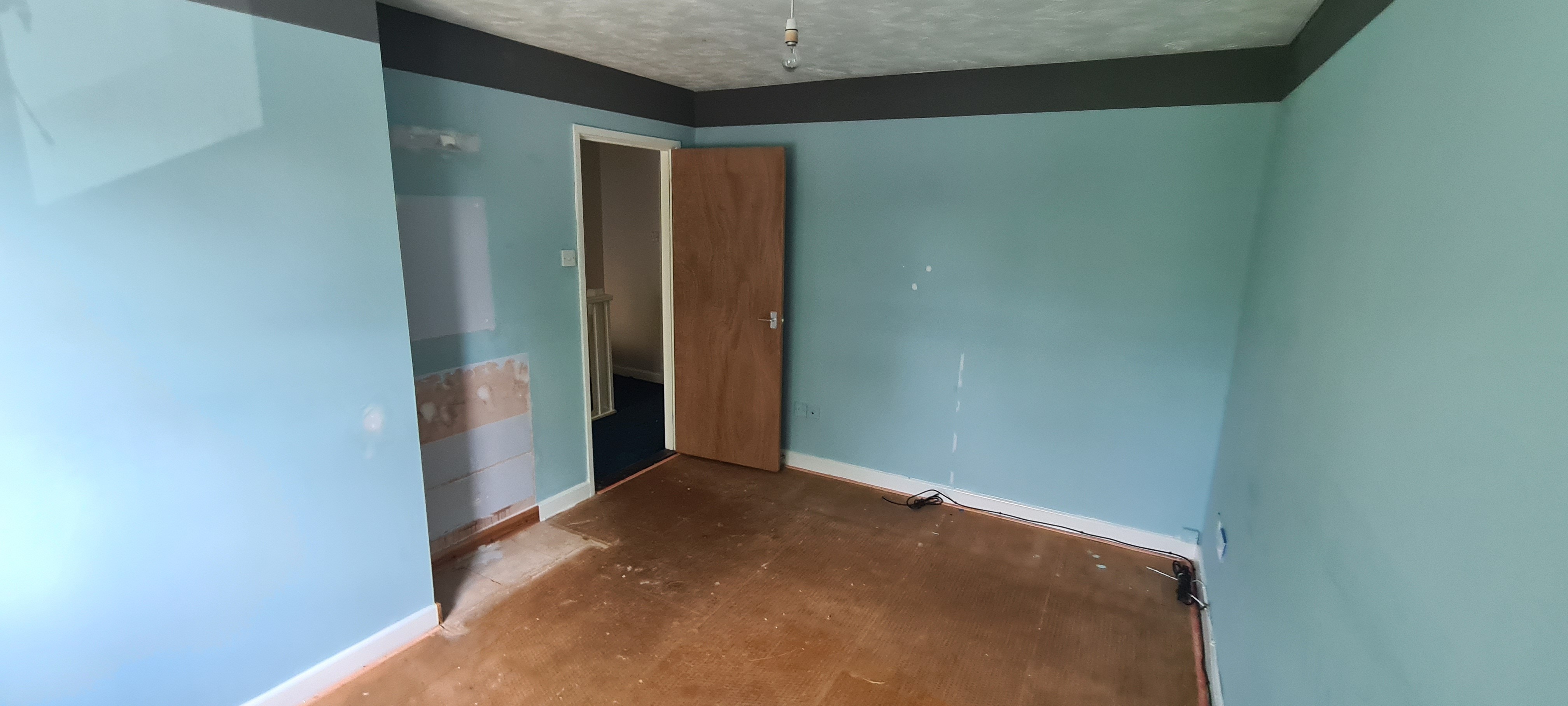 VACANT - Freehold End of Terrace House