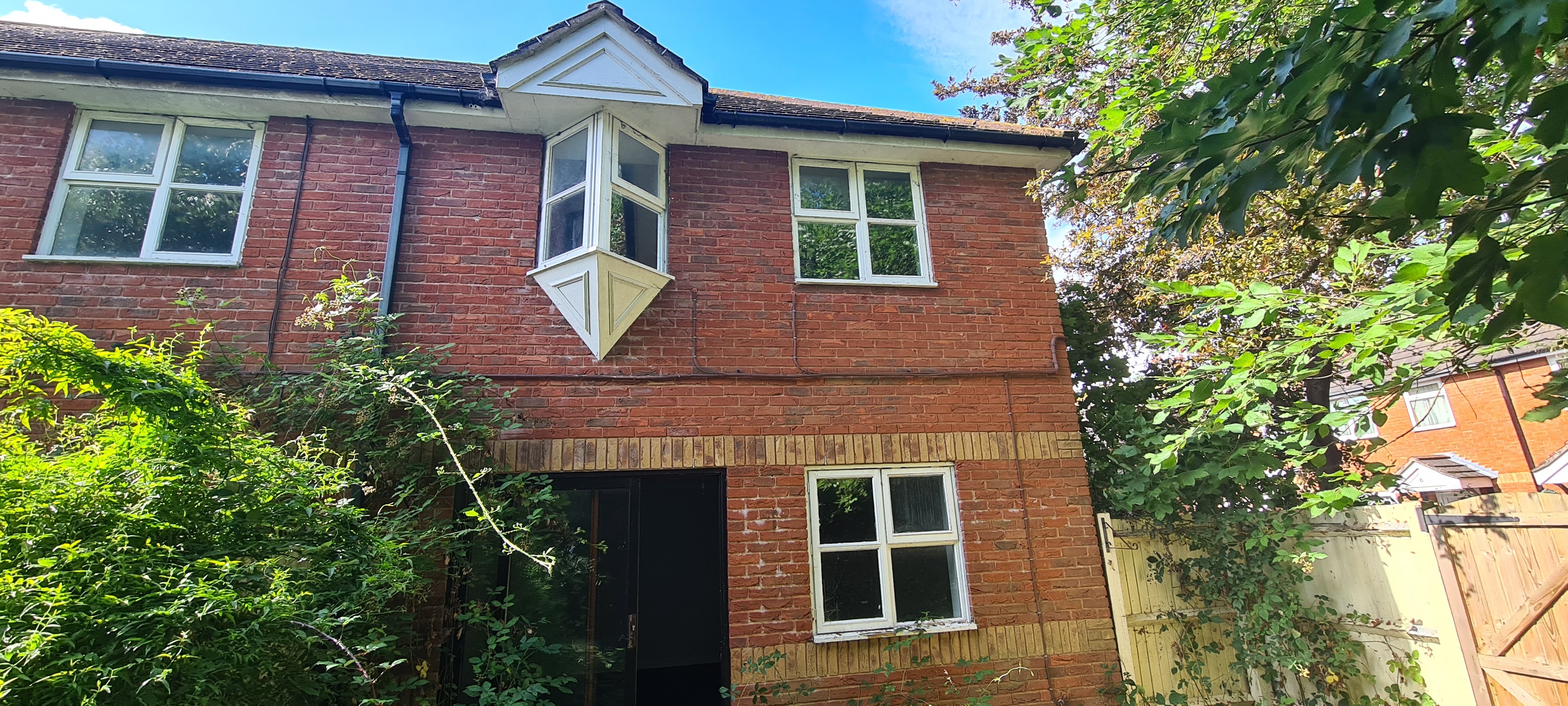 VACANT - Freehold End of Terrace House
