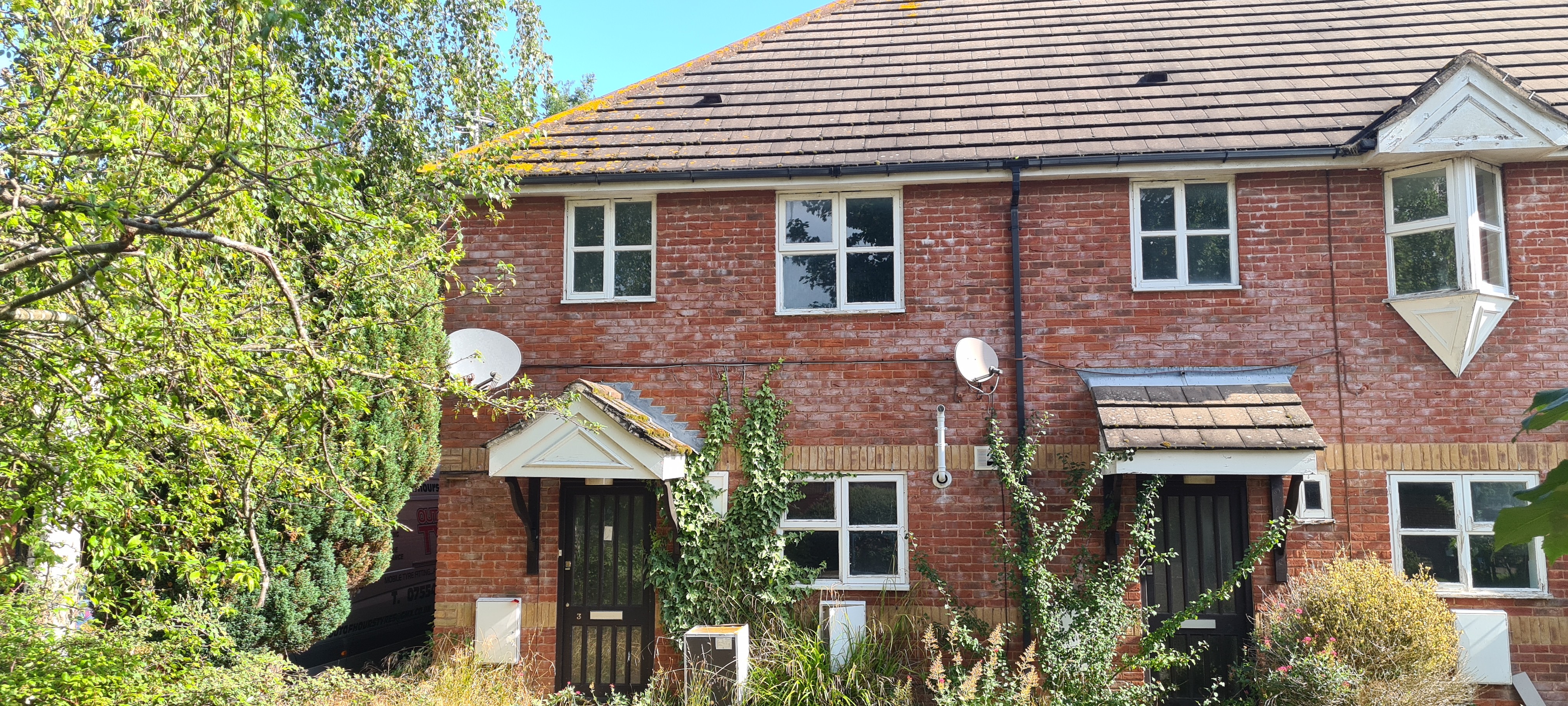 VACANT - Freehold End of Terrace House