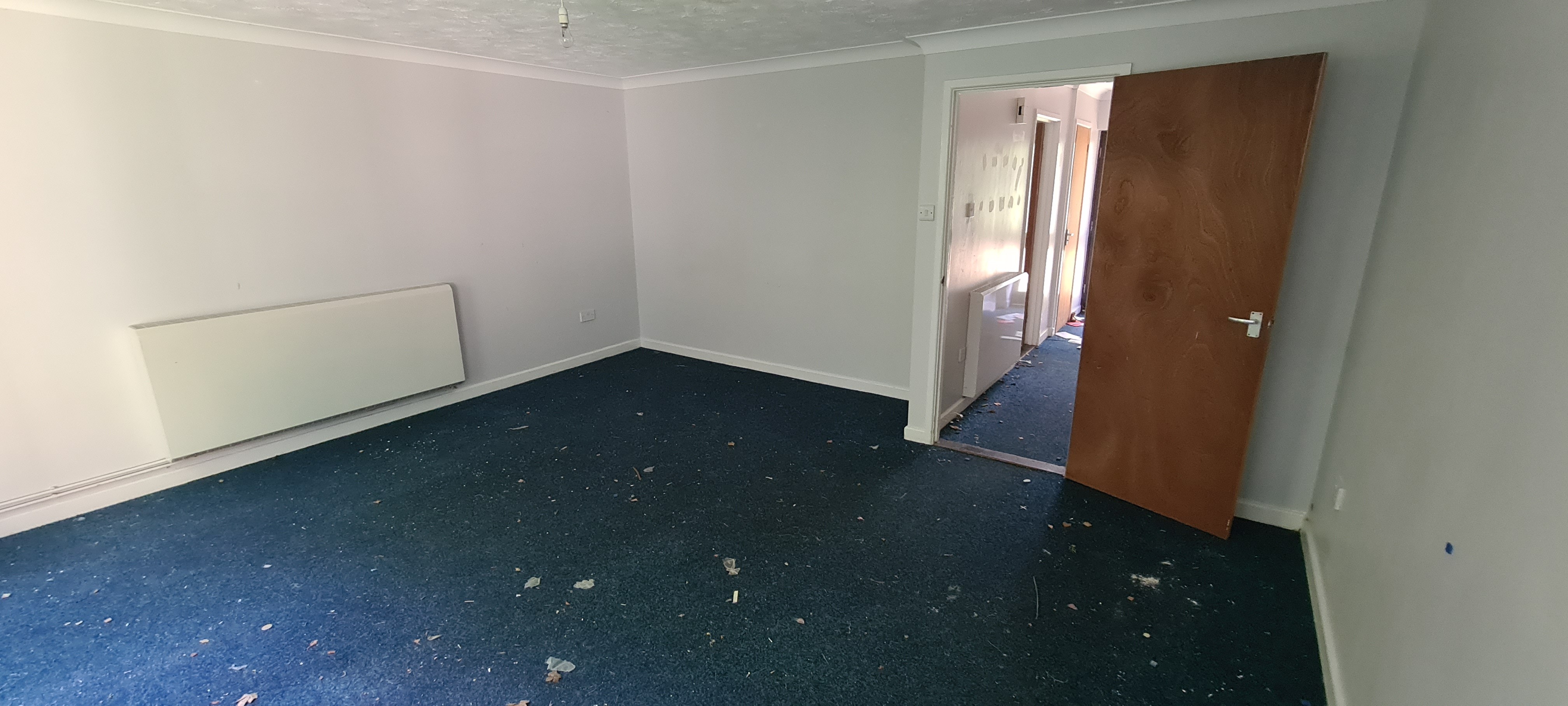 VACANT - Freehold End of Terrace House