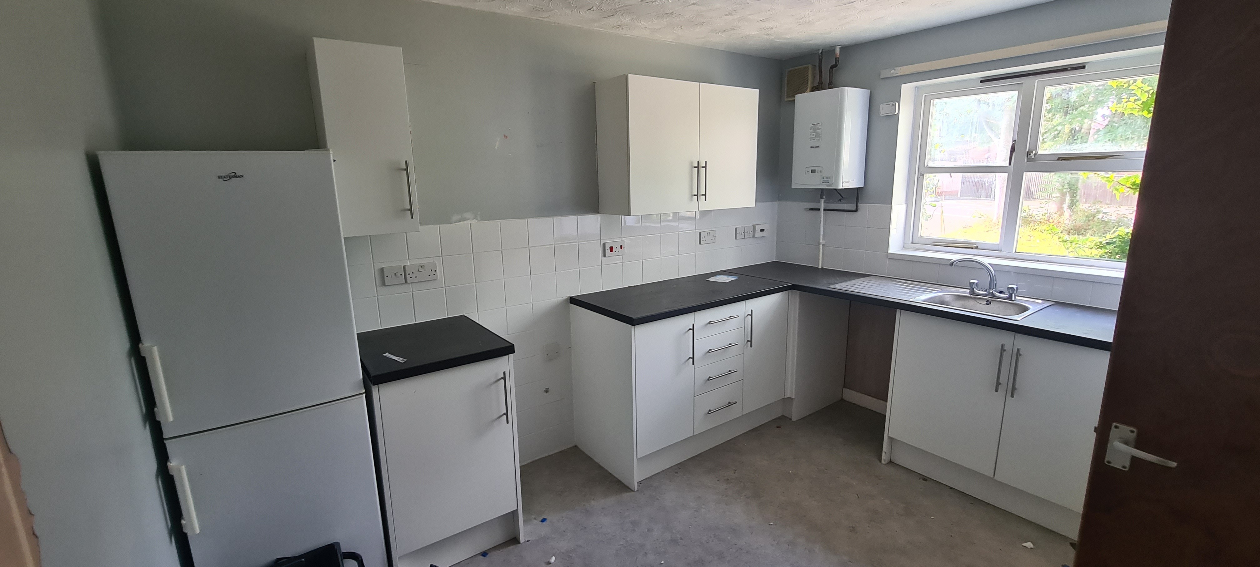 VACANT - Freehold End of Terrace House