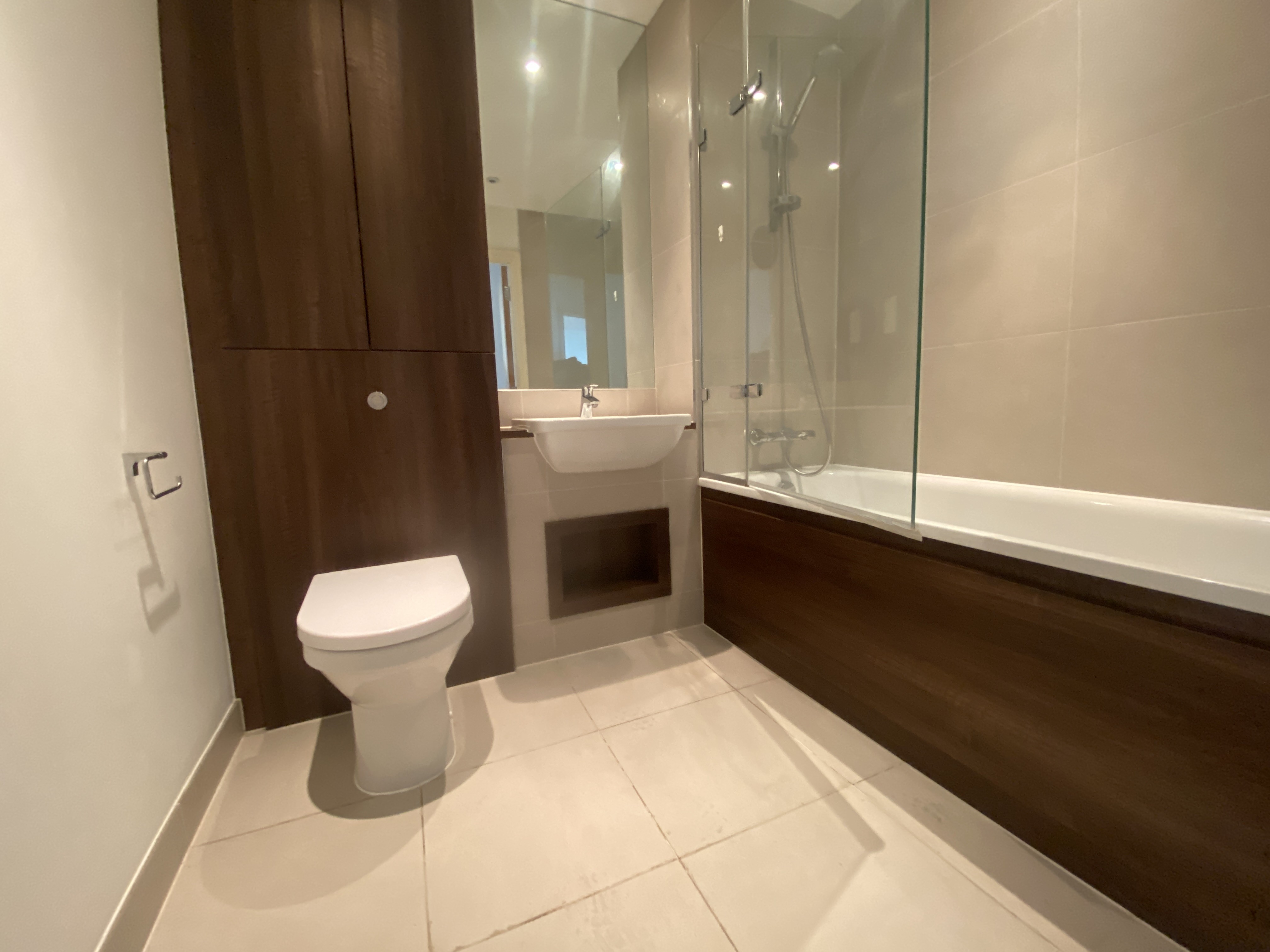 VACANT - Long Leasehold Self Contained Fourth Floor Flat in a Berkeley Homes Development