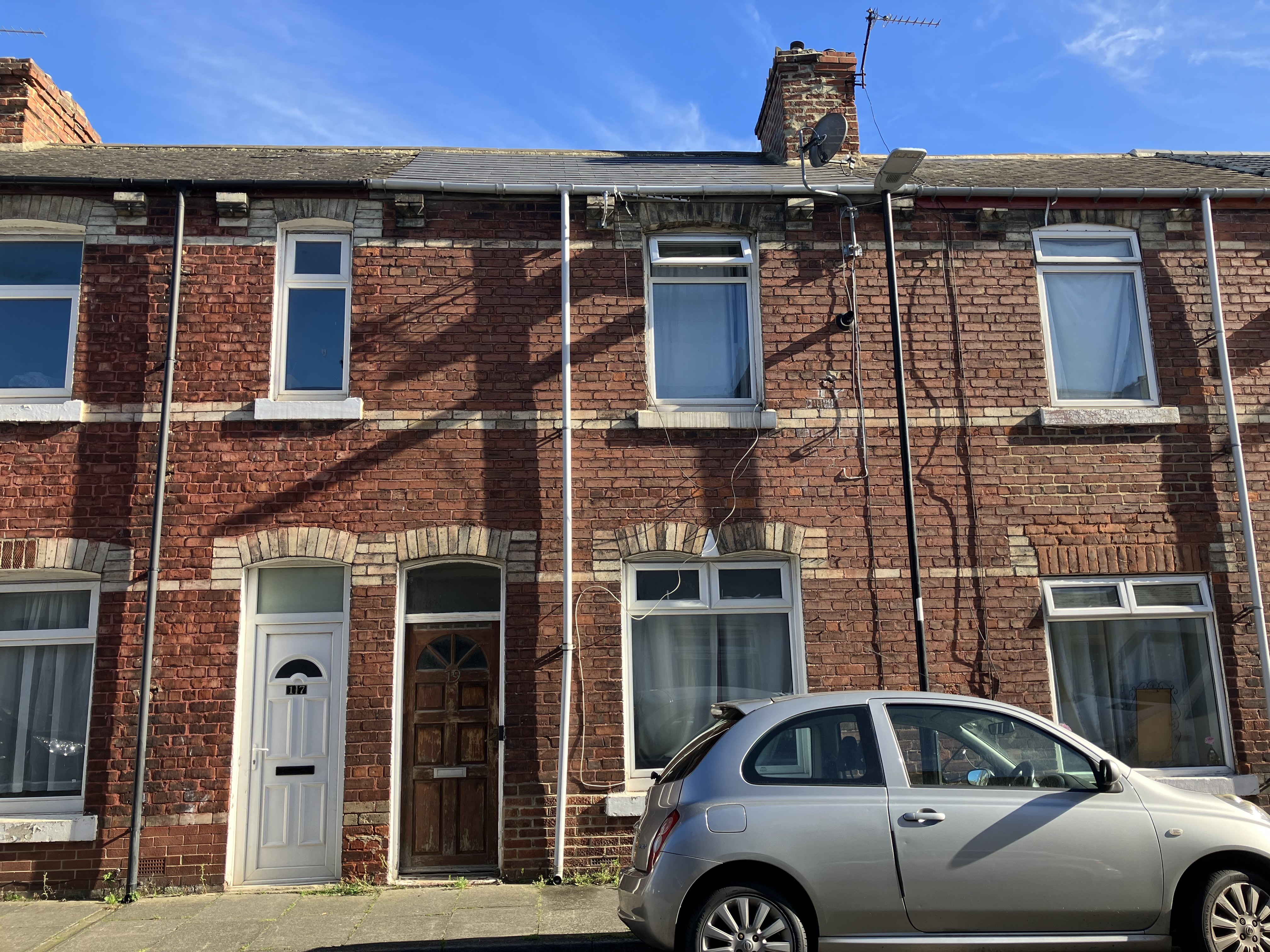 VACANT - Freehold Mid Terrace House