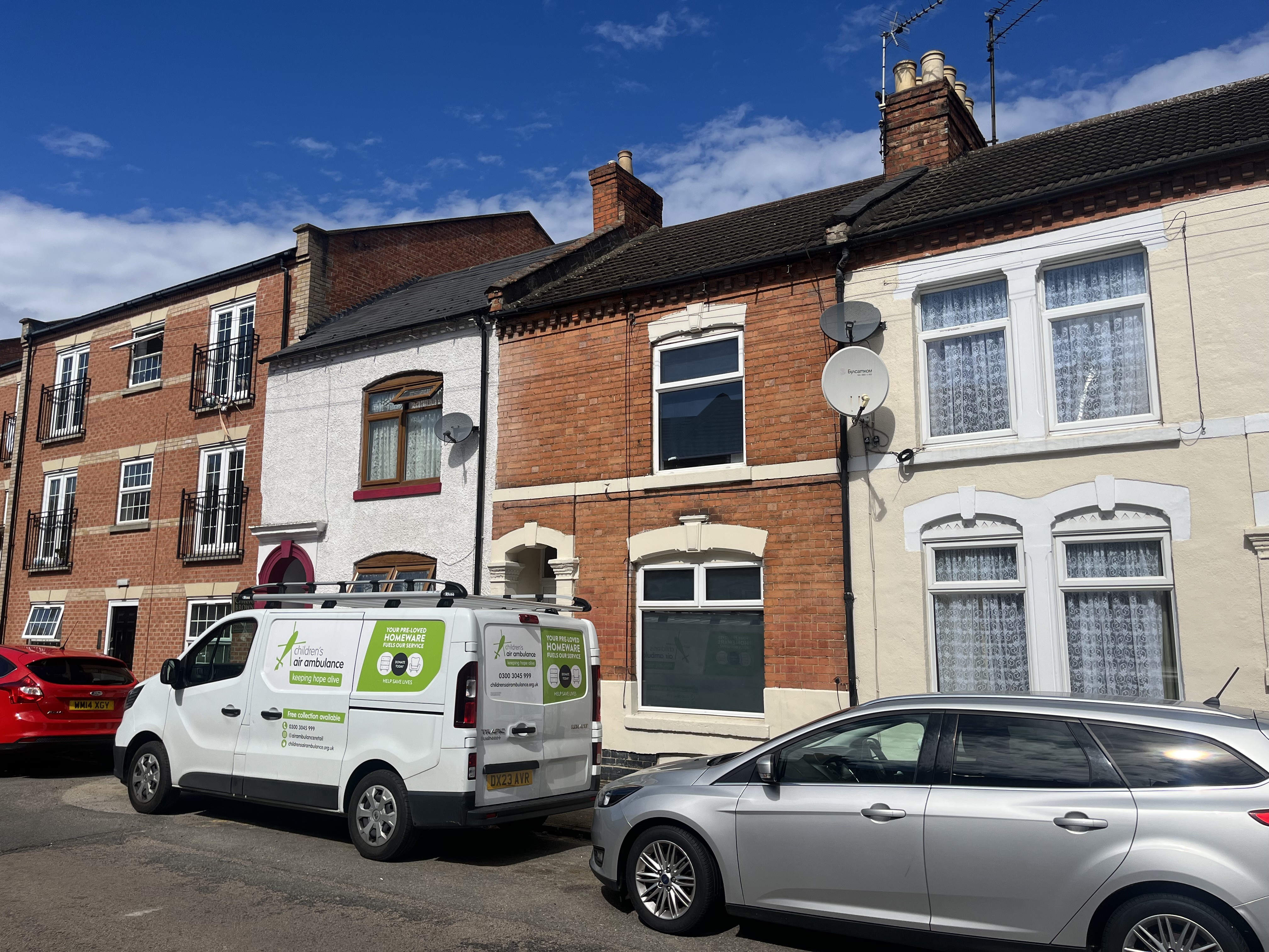 VACANT - Freehold Mid Terrace House