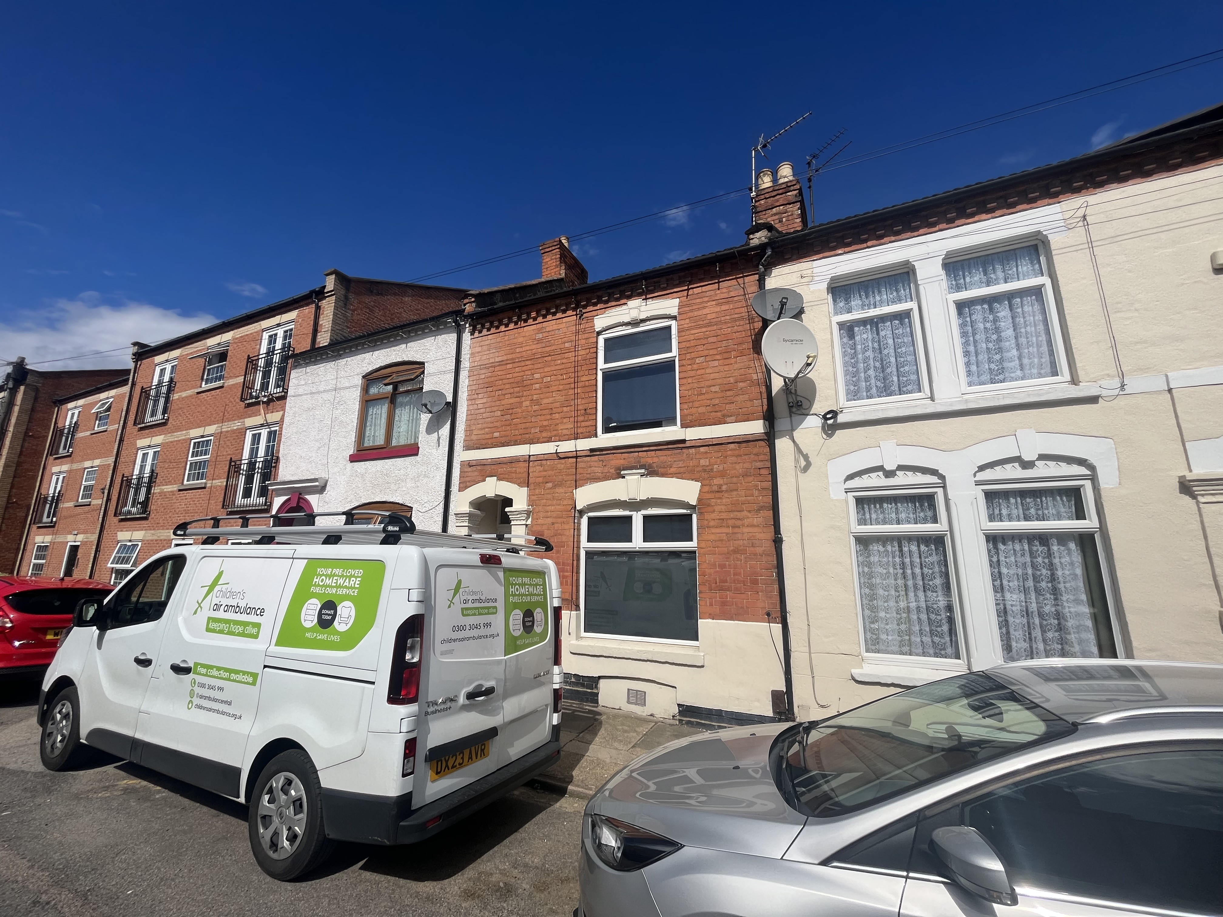 VACANT - Freehold Mid Terrace House