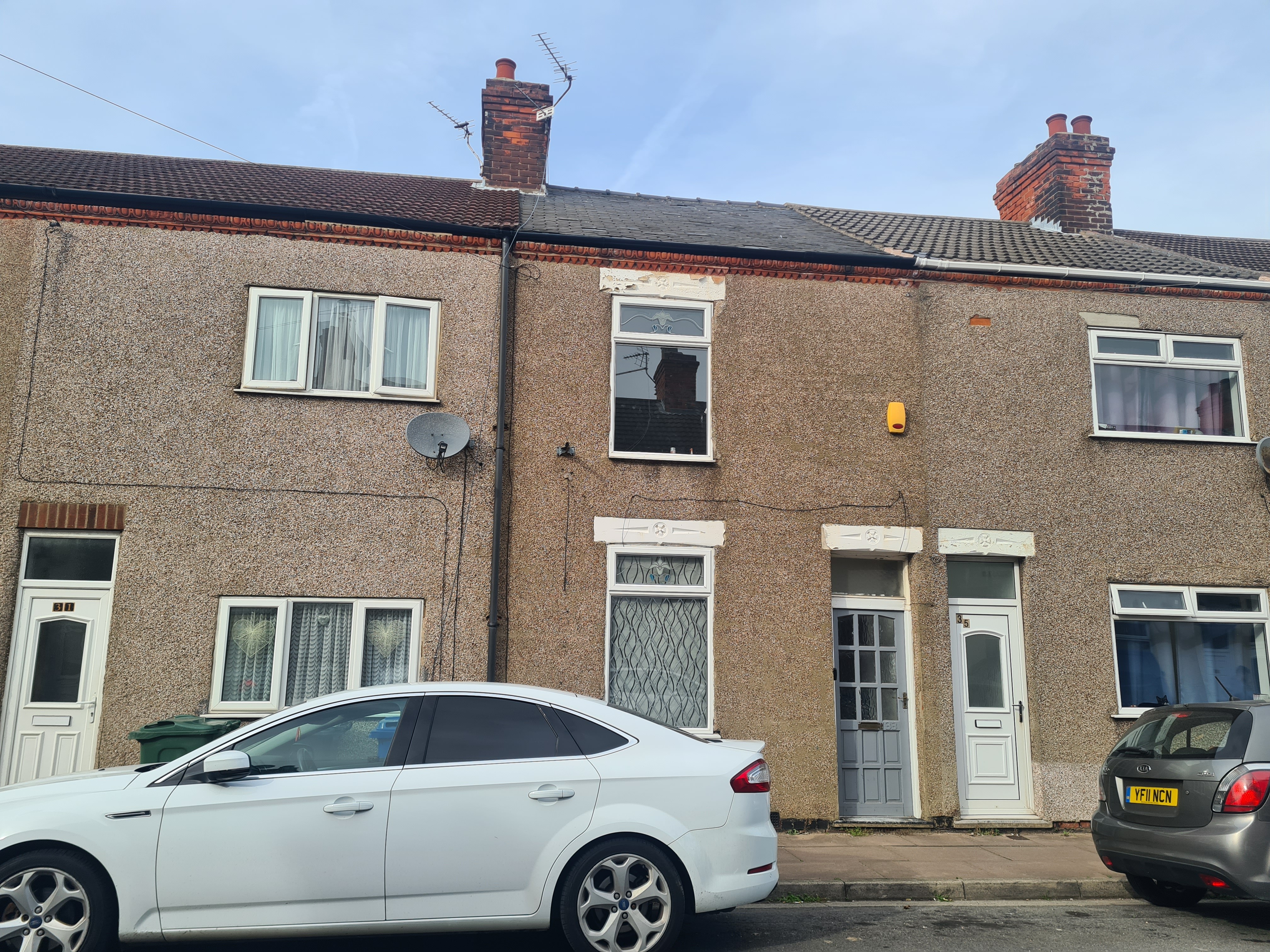 VACANT - Freehold Mid Terrace House
