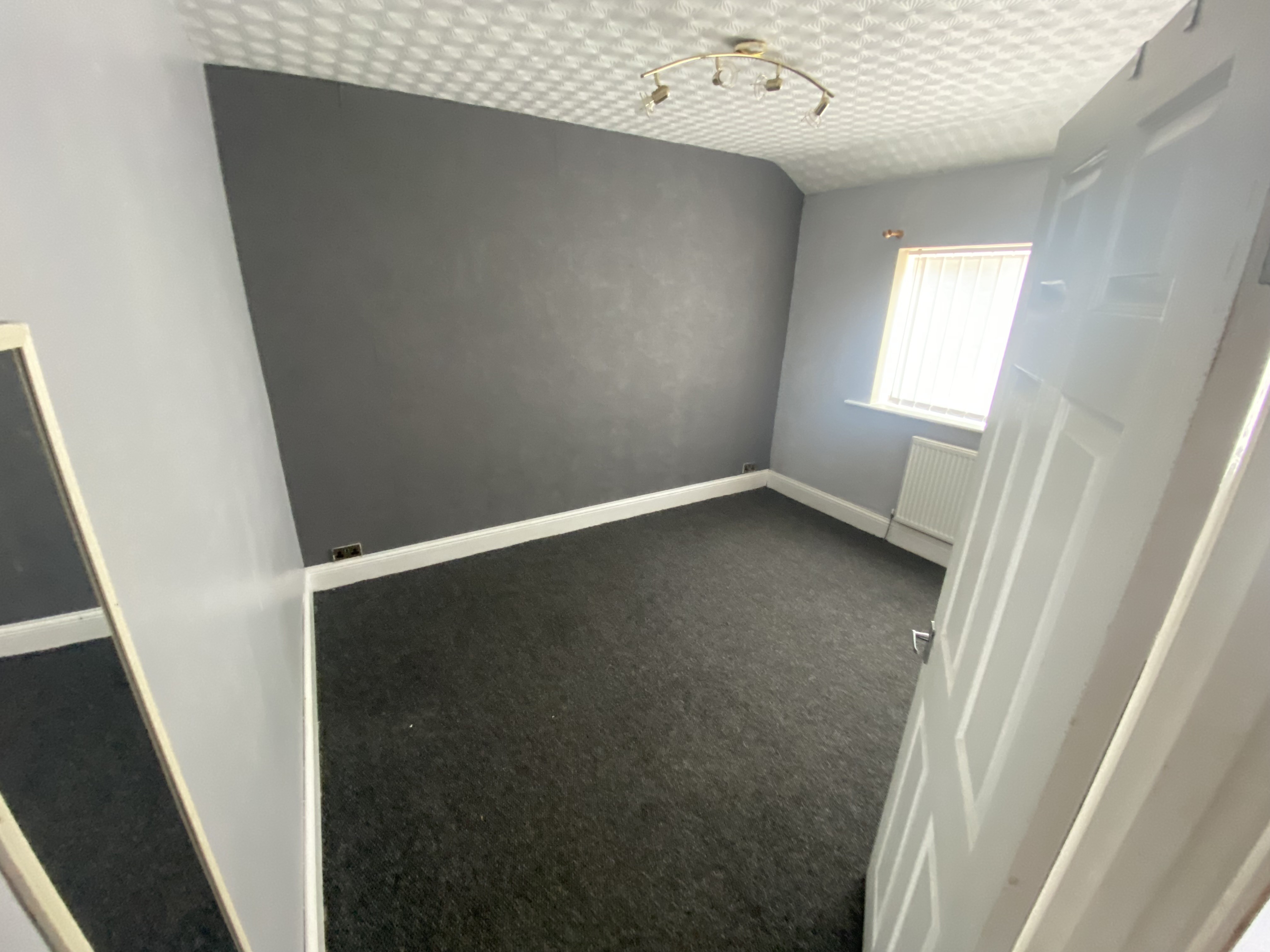 VACANT - Freehold Mid Terrace Building