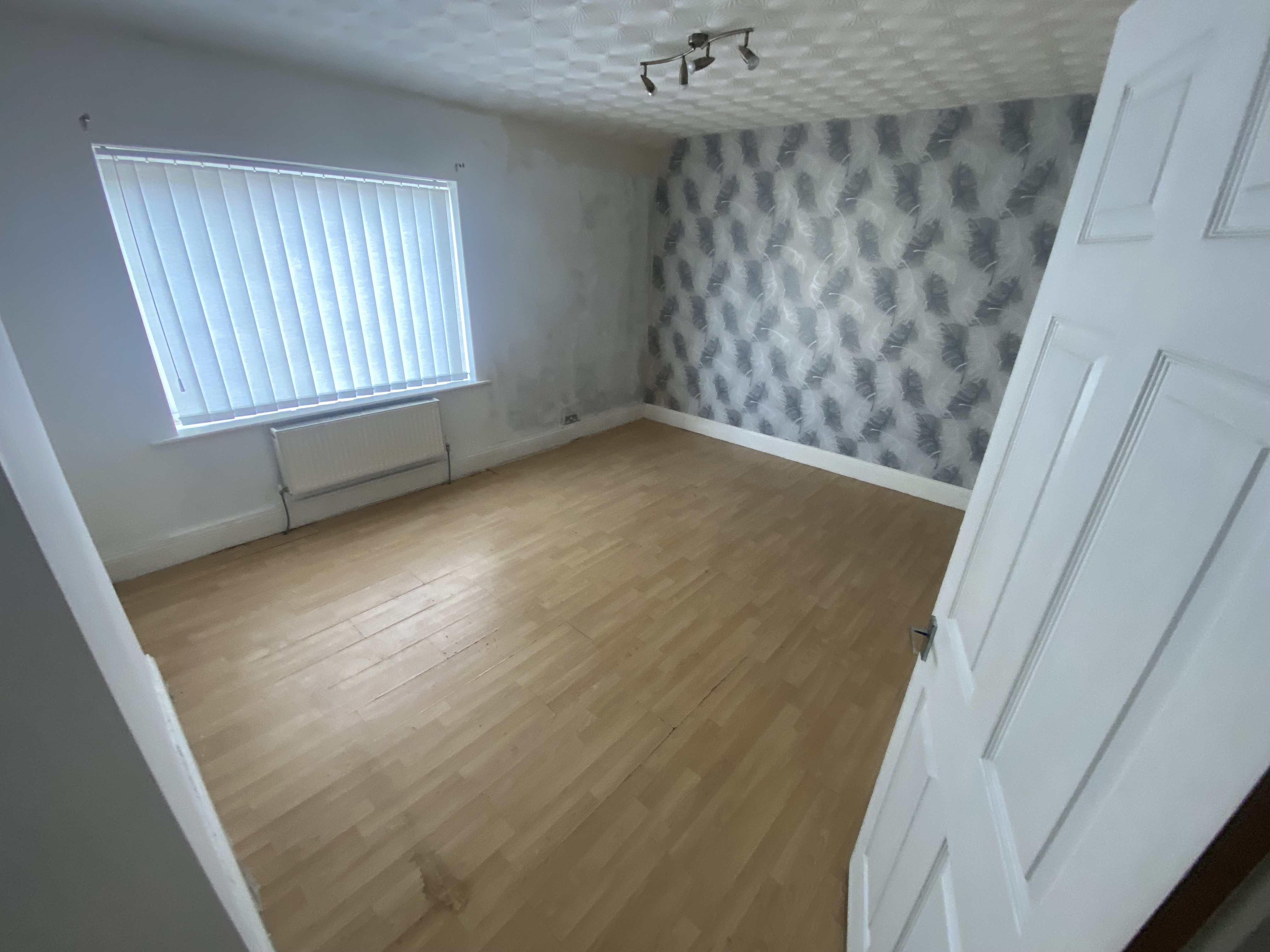 VACANT - Freehold Mid Terrace Building