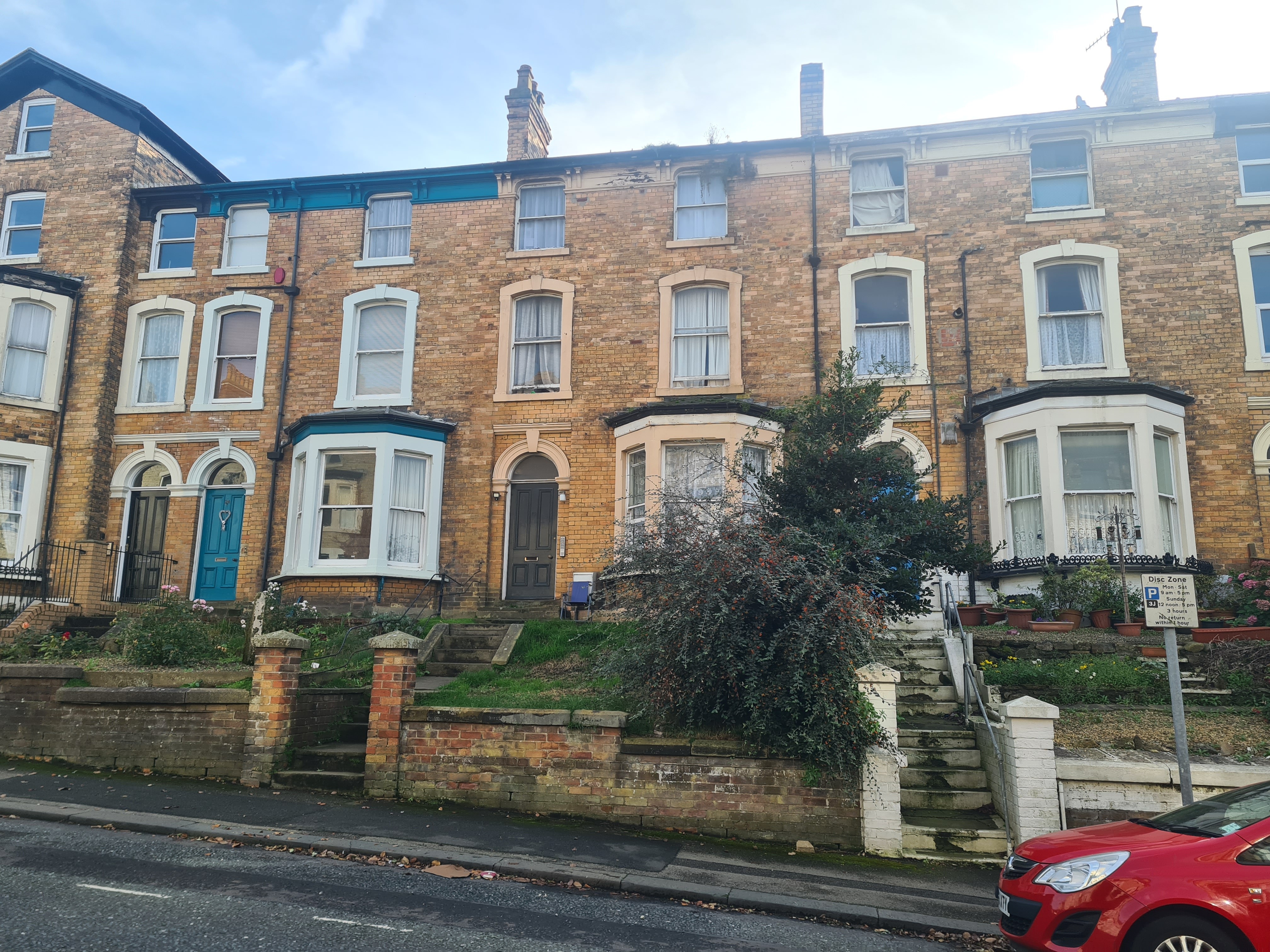 INVESTMENT/VACANT - Freehold Mid Terrace Building