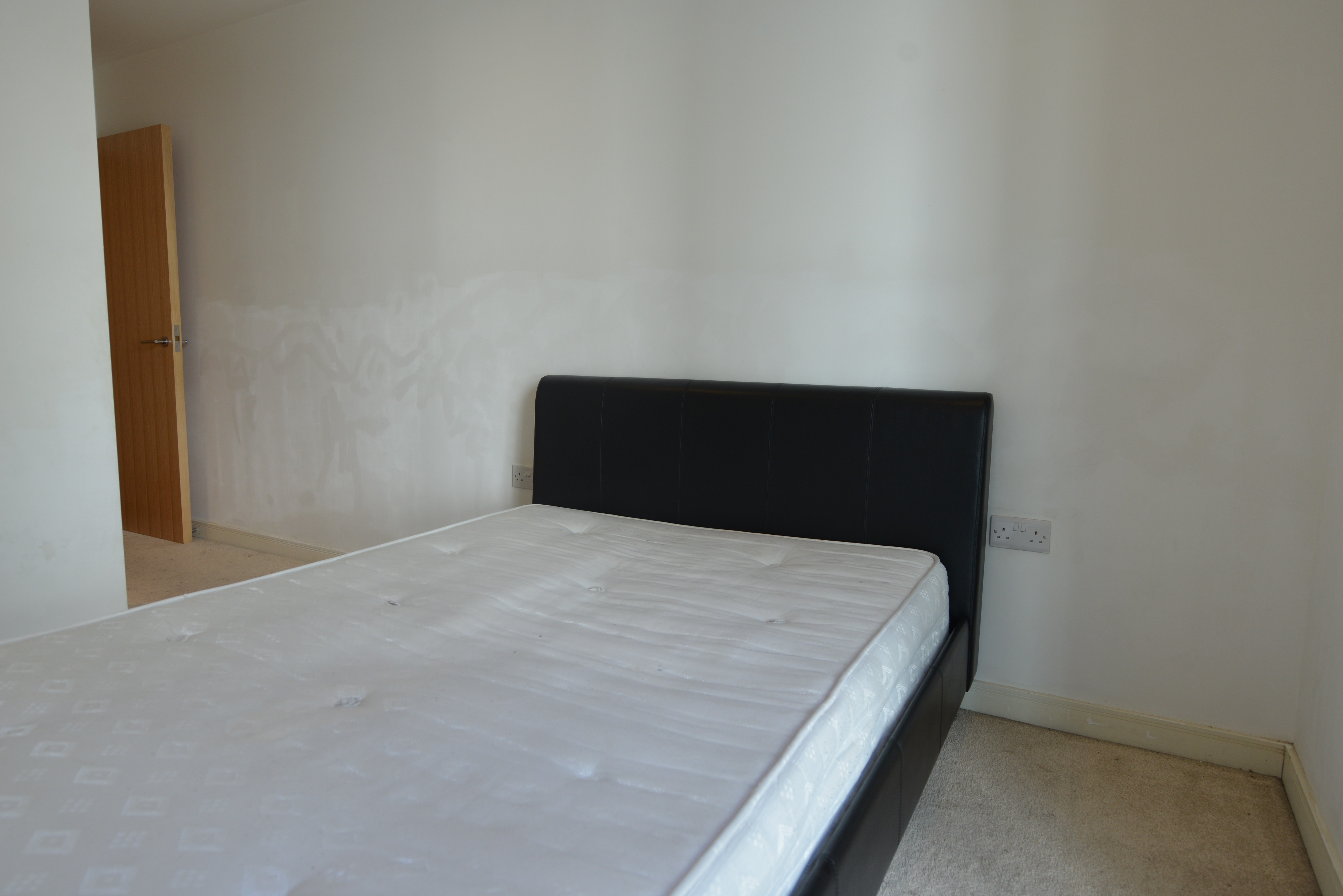 VACANT - Long Leasehold Self Contained First Floor Flat in a Berkeley Homes Development