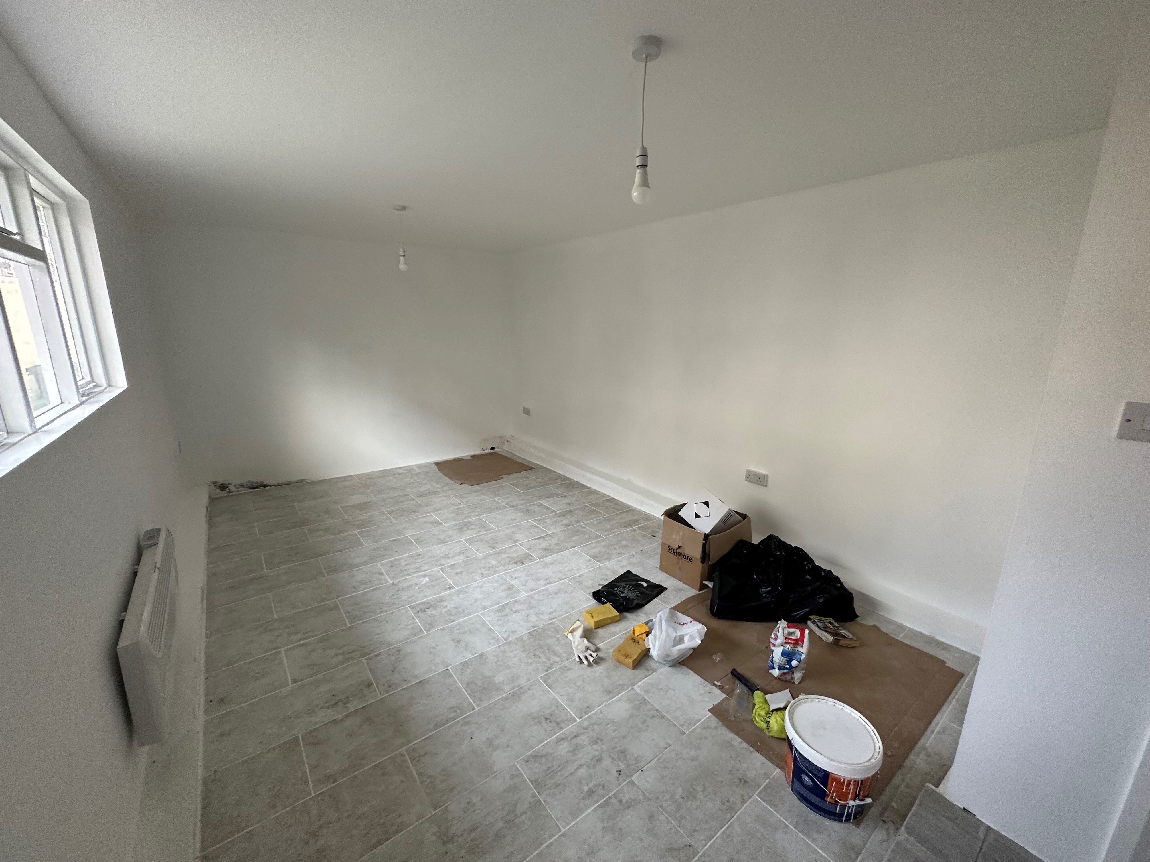 INVESTMENT - Freehold Triple Fronted End of Terrace HMO Building 