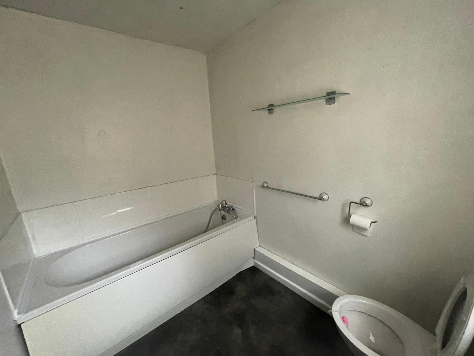 VACANT - Freehold Mid Terrace House