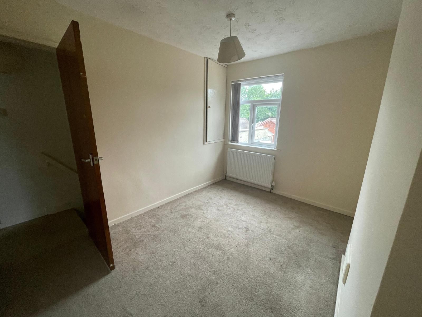 VACANT - Freehold Mid Terrace House