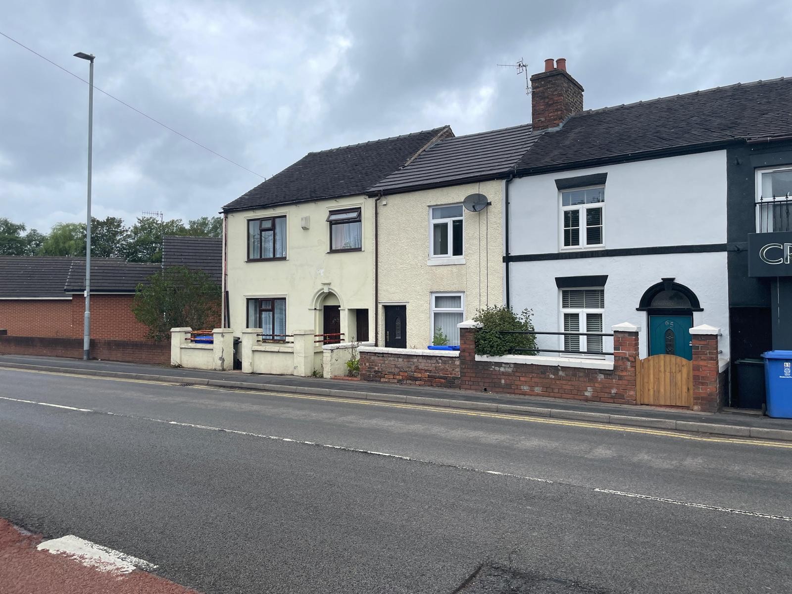 VACANT - Freehold Mid Terrace House