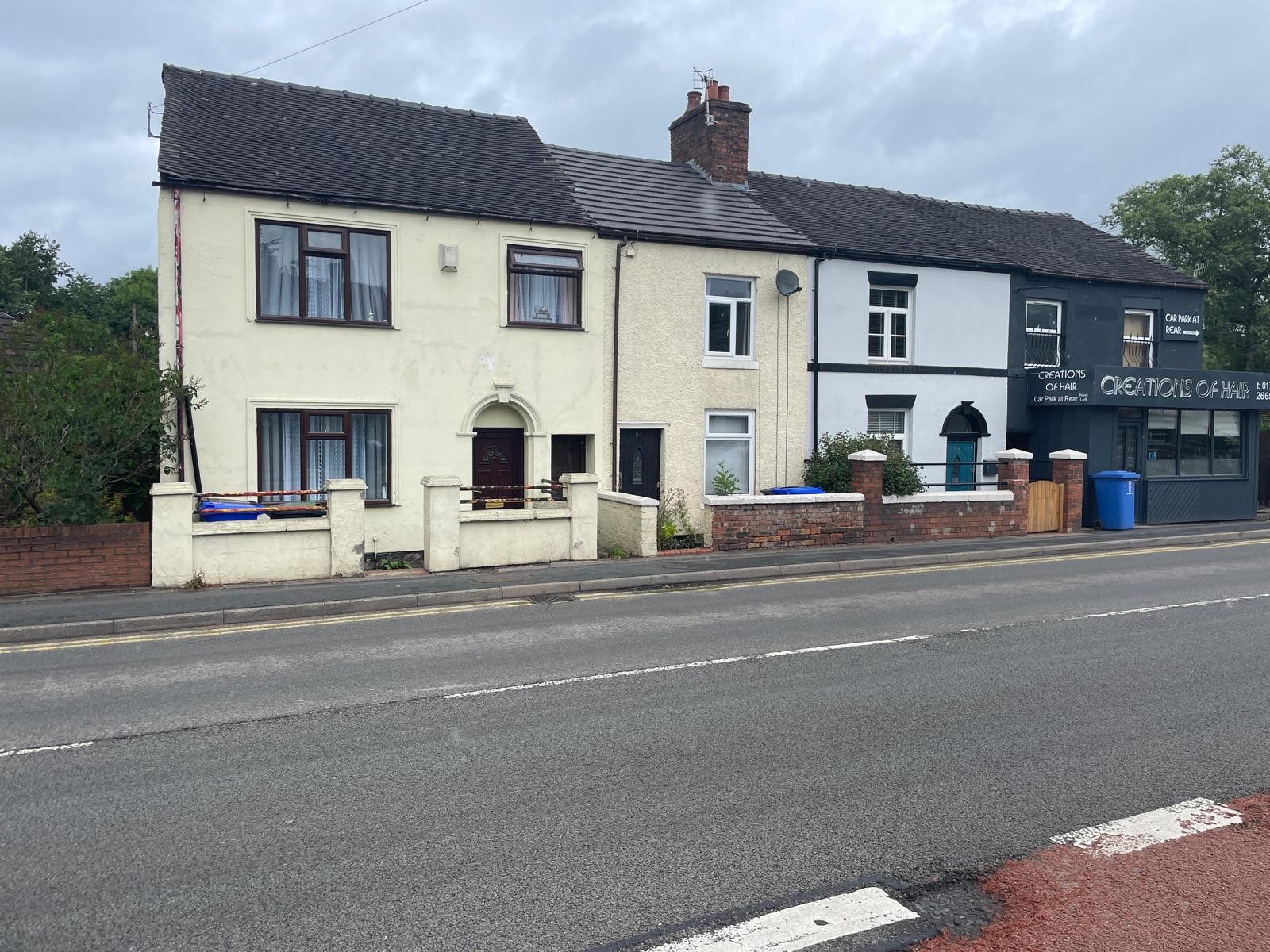 VACANT - Freehold Mid Terrace House