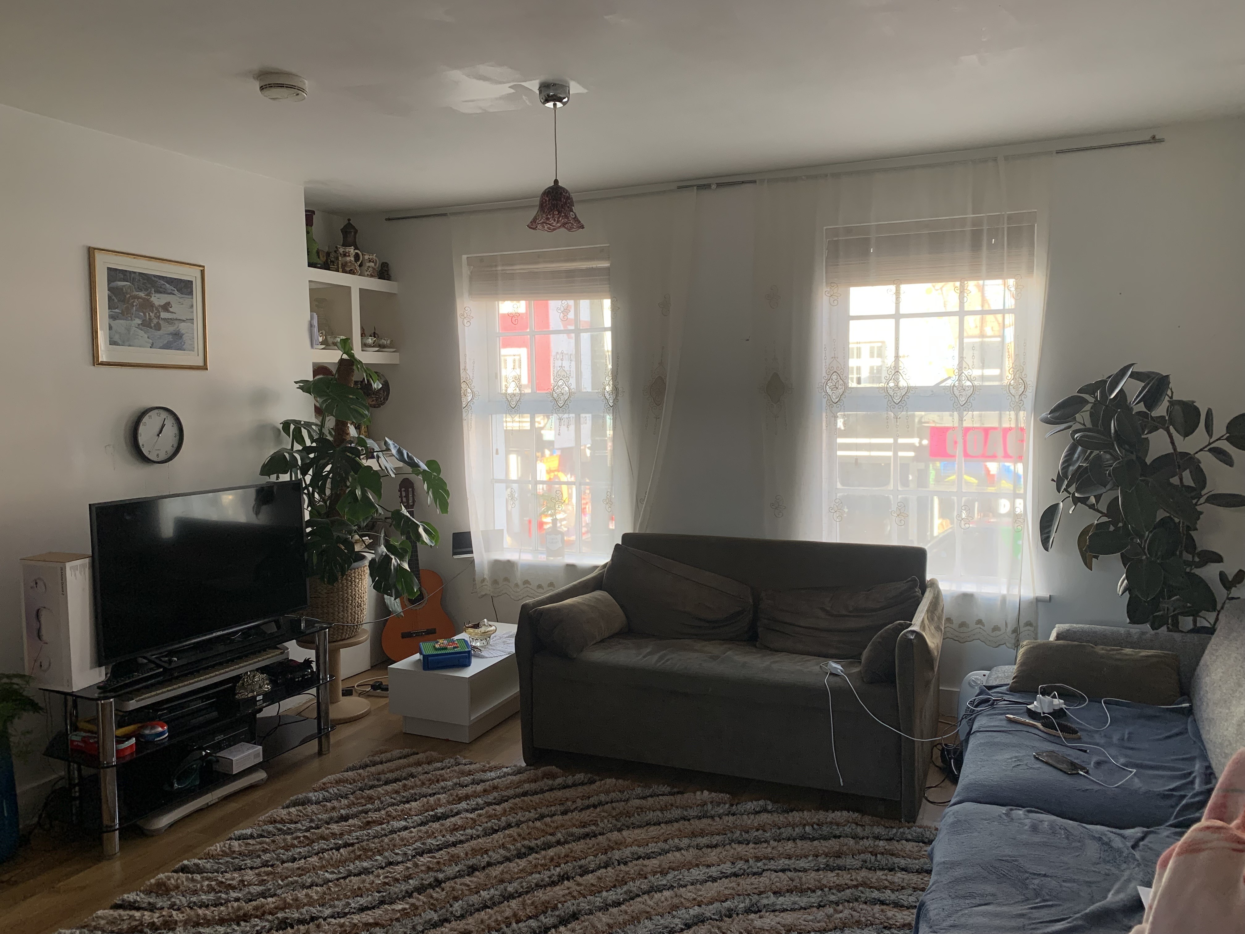 INVESTMENT - Leasehold Self Contained First Floor Flat