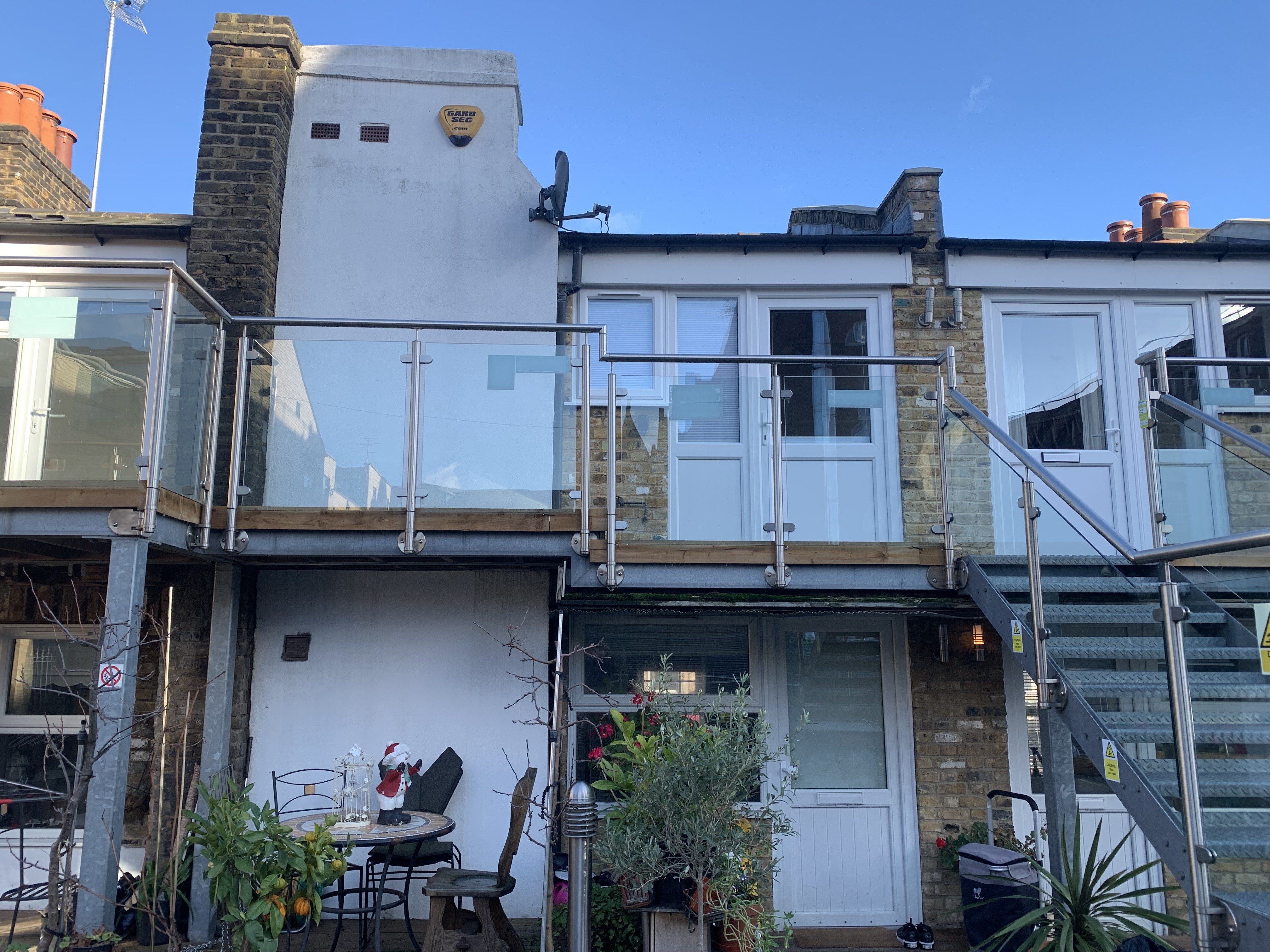 INVESTMENT - Leasehold Self Contained First Floor Flat