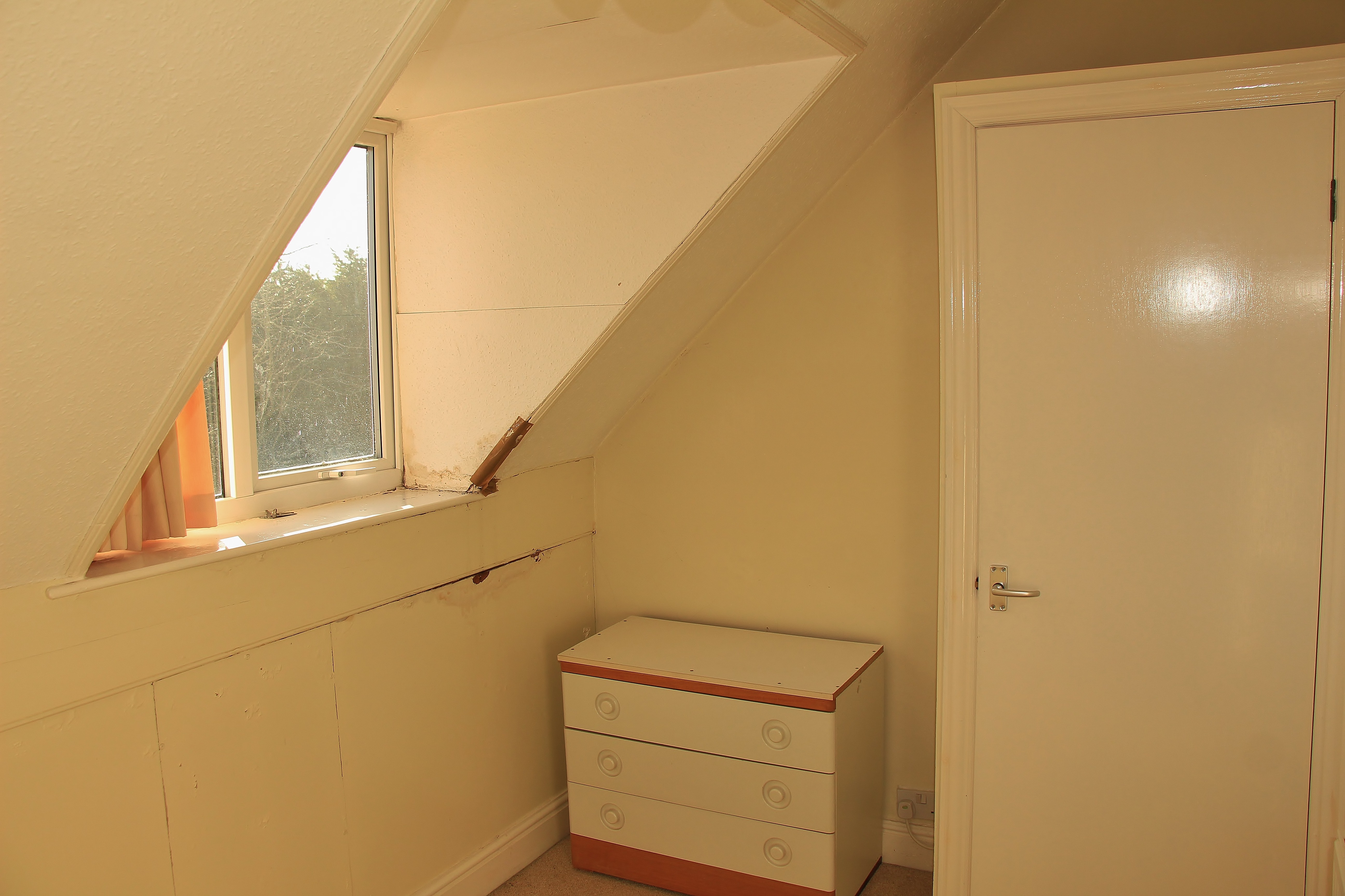 VACANT - Freehold Semi Detached Building arranged to provide One self contained Flat and One self contained Maisonette