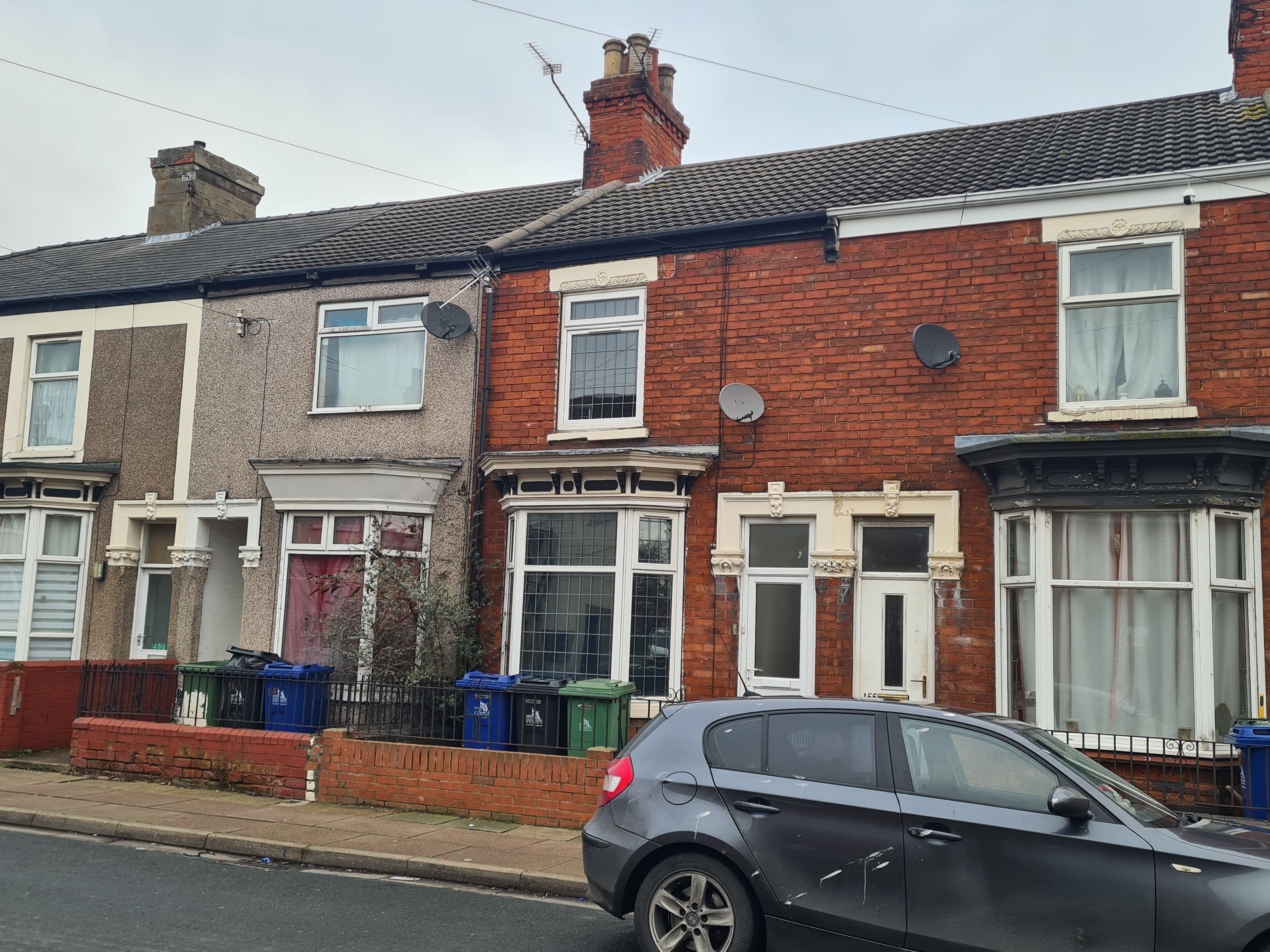 INVESTMENT - Freehold Mid Terrace HMO Building 