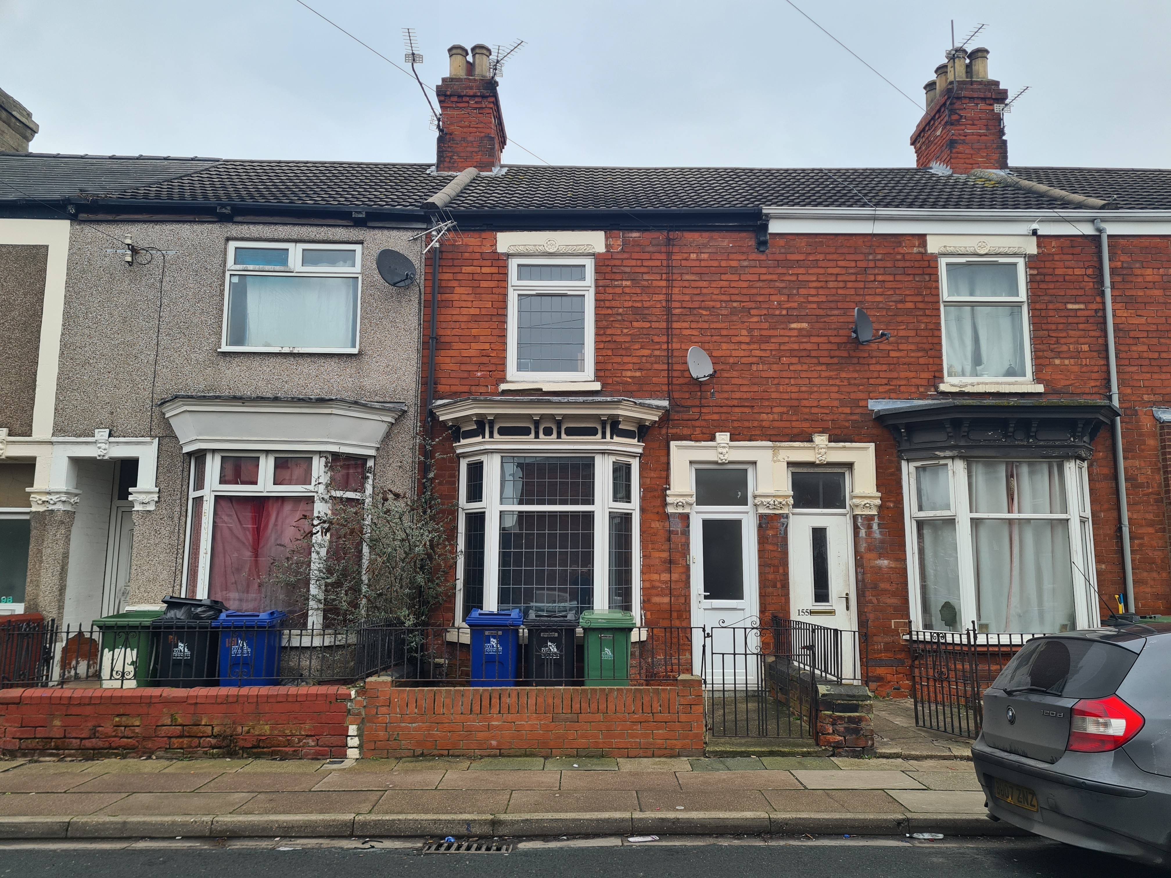 INVESTMENT - Freehold Mid Terrace HMO Building 