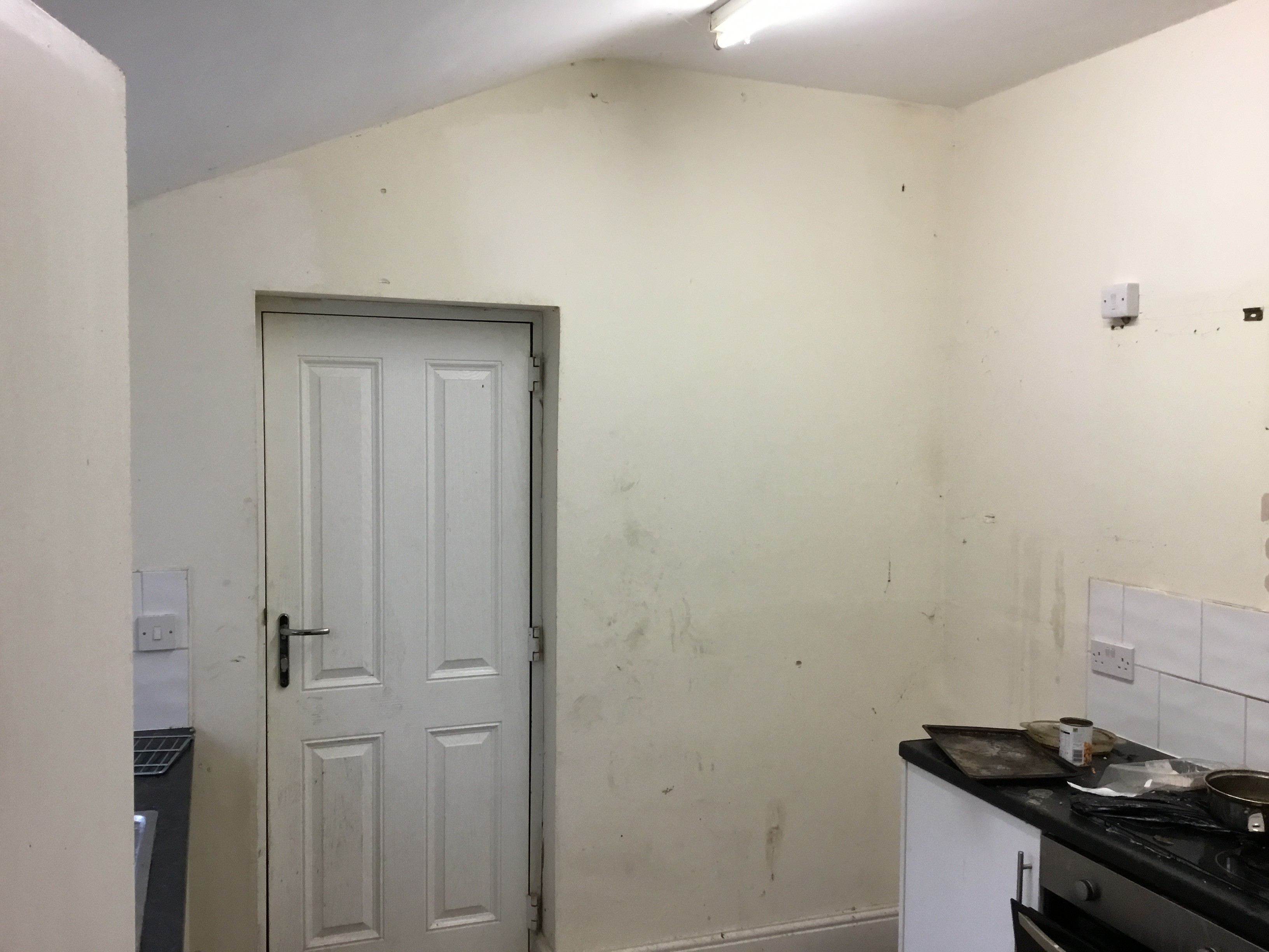 INVESTMENT - Freehold Mid Terrace HMO Building