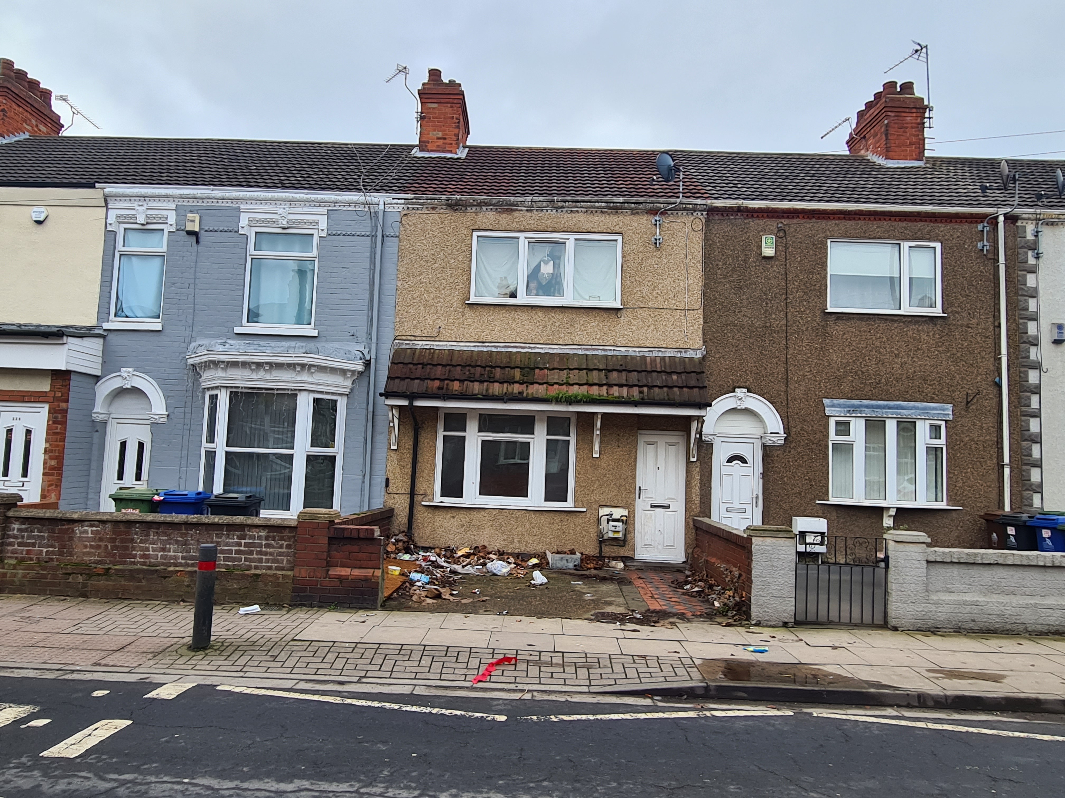 INVESTMENT - Freehold Mid Terrace HMO Building