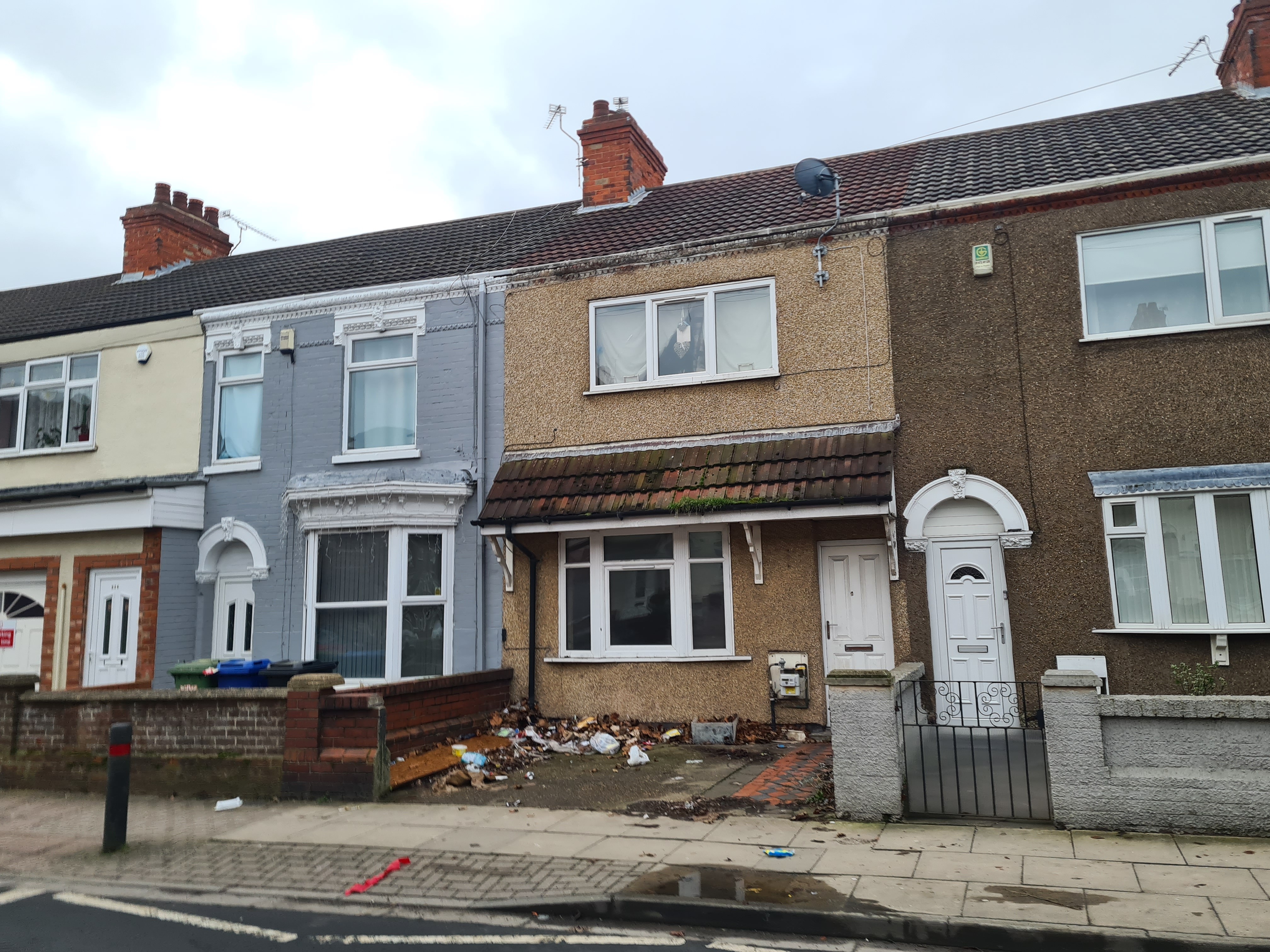 INVESTMENT - Freehold Mid Terrace HMO Building