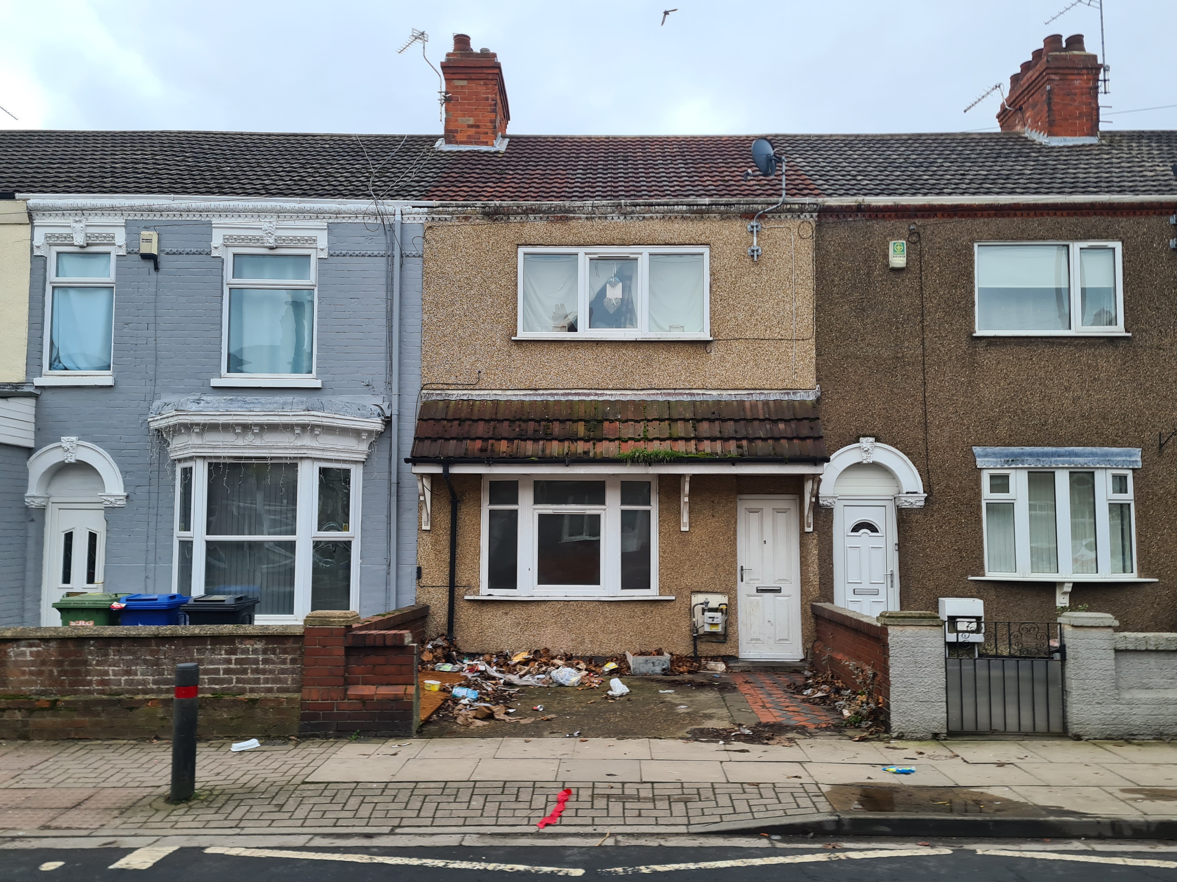 INVESTMENT - Freehold Mid Terrace HMO Building