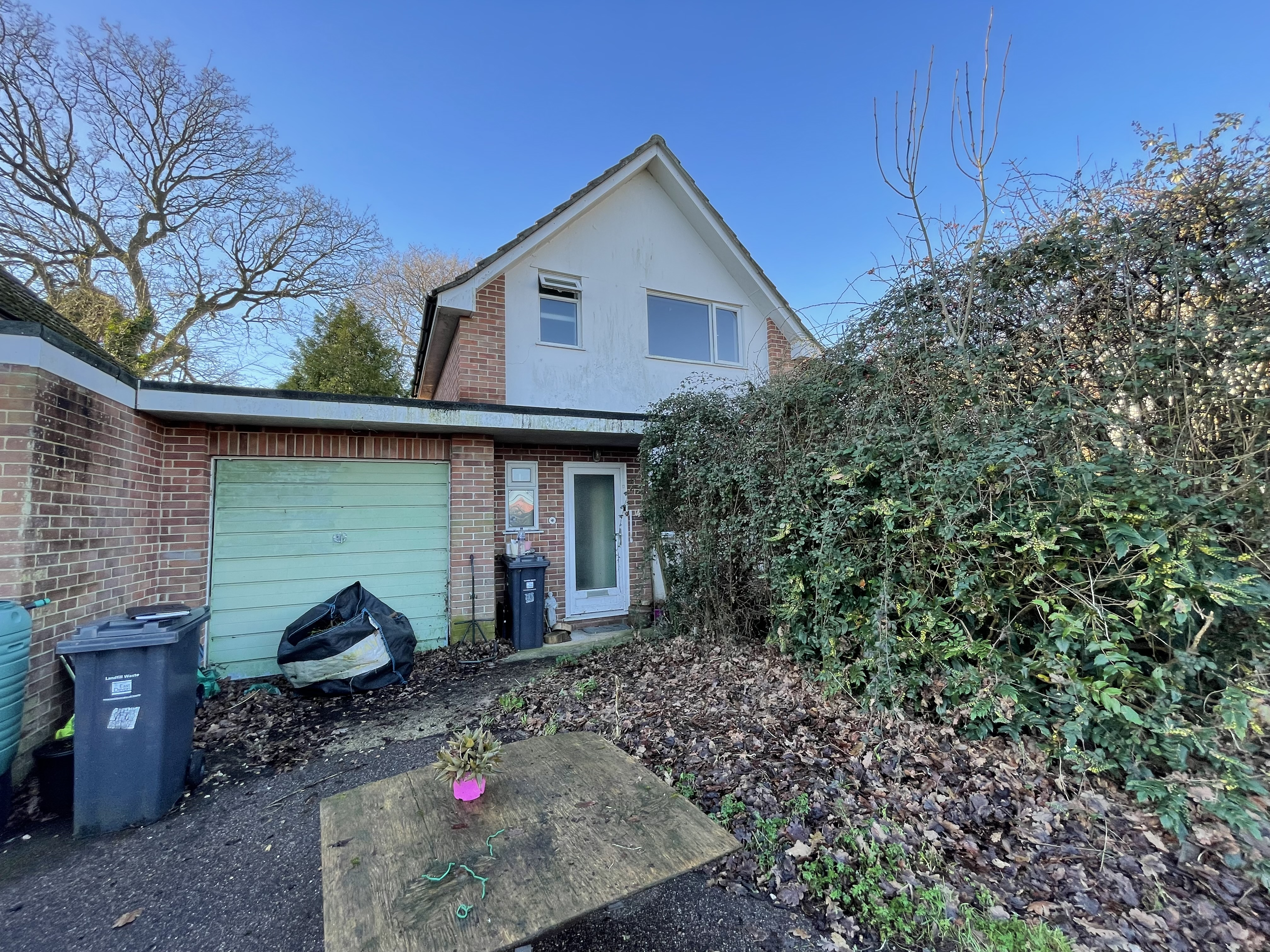 VACANT - Freehold Link Detached House